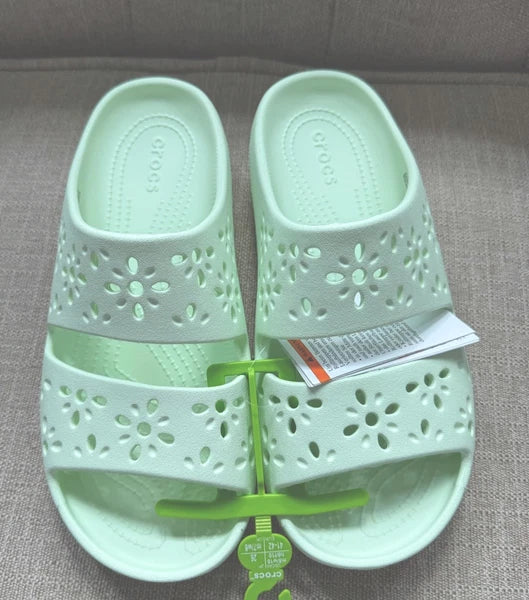 Crocs Floral Cut Out Sandal M8 /W10 Beautiful Color