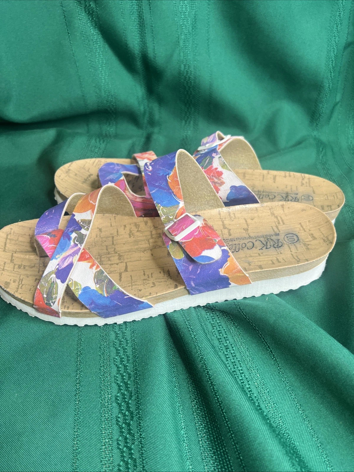 Toe Thong W/ Burke Style Wide Straps And Buckle Floral White Sole Sz 10