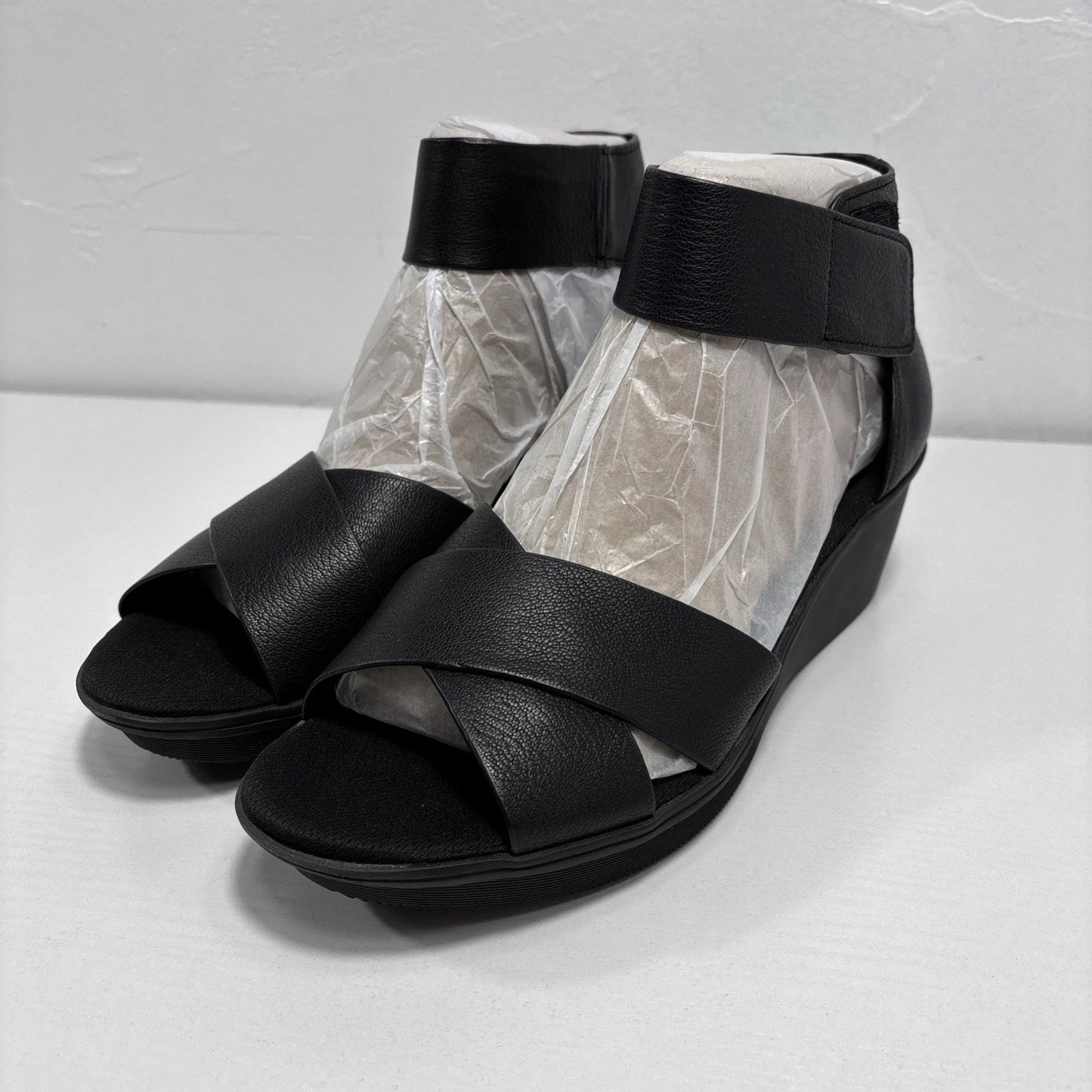 Naturalizer Riviera Womens Sz 8.5m Black Leather Flat Wedge Sandals NEW