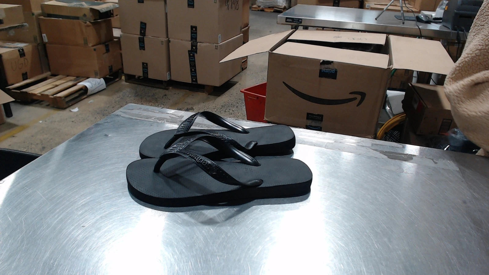 UsedGood_Havaianas Top Flip Flops for Women - Summer Style Sandals -_Black_Sz7-8