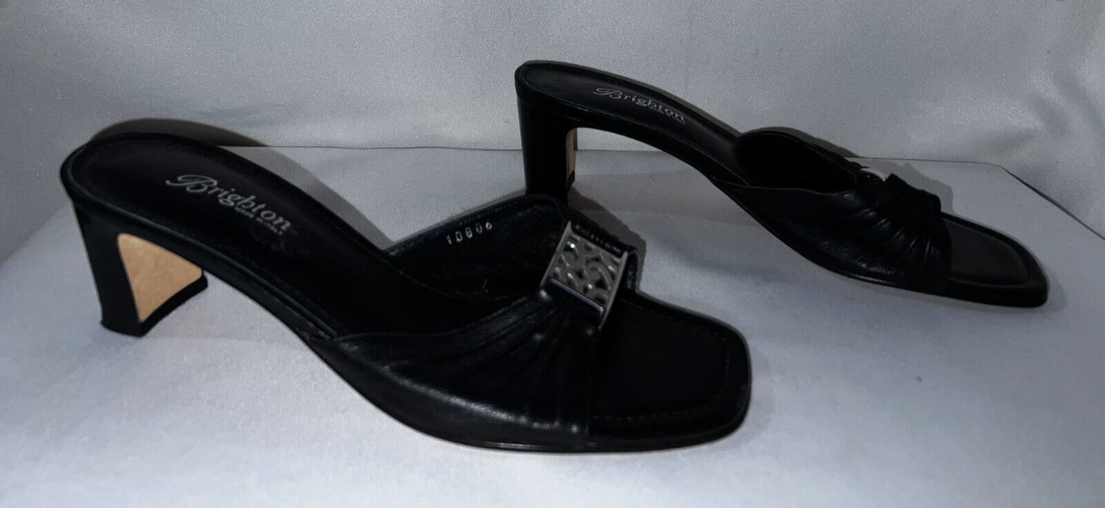 BRIGHTON Shoes Women's Size 7.5 Black Leather Silver Accent TARRAH Sandals Heels