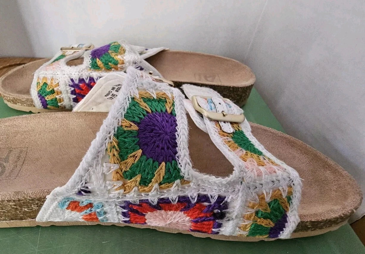 Dirty Laundry Crochet Sandals Women Sz 9 Slip On Shoes Boho Cute Hippie  Flat