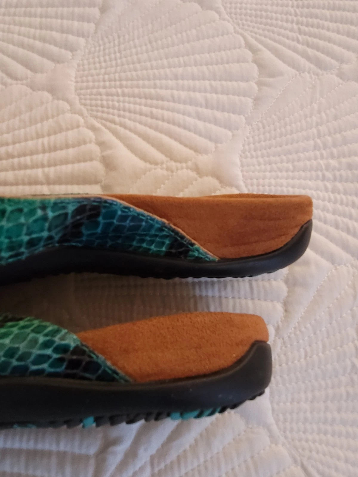 Vionic Womens 7 Floriana Jewel Teal Snake Print Turquoise Sandals Flip Flops