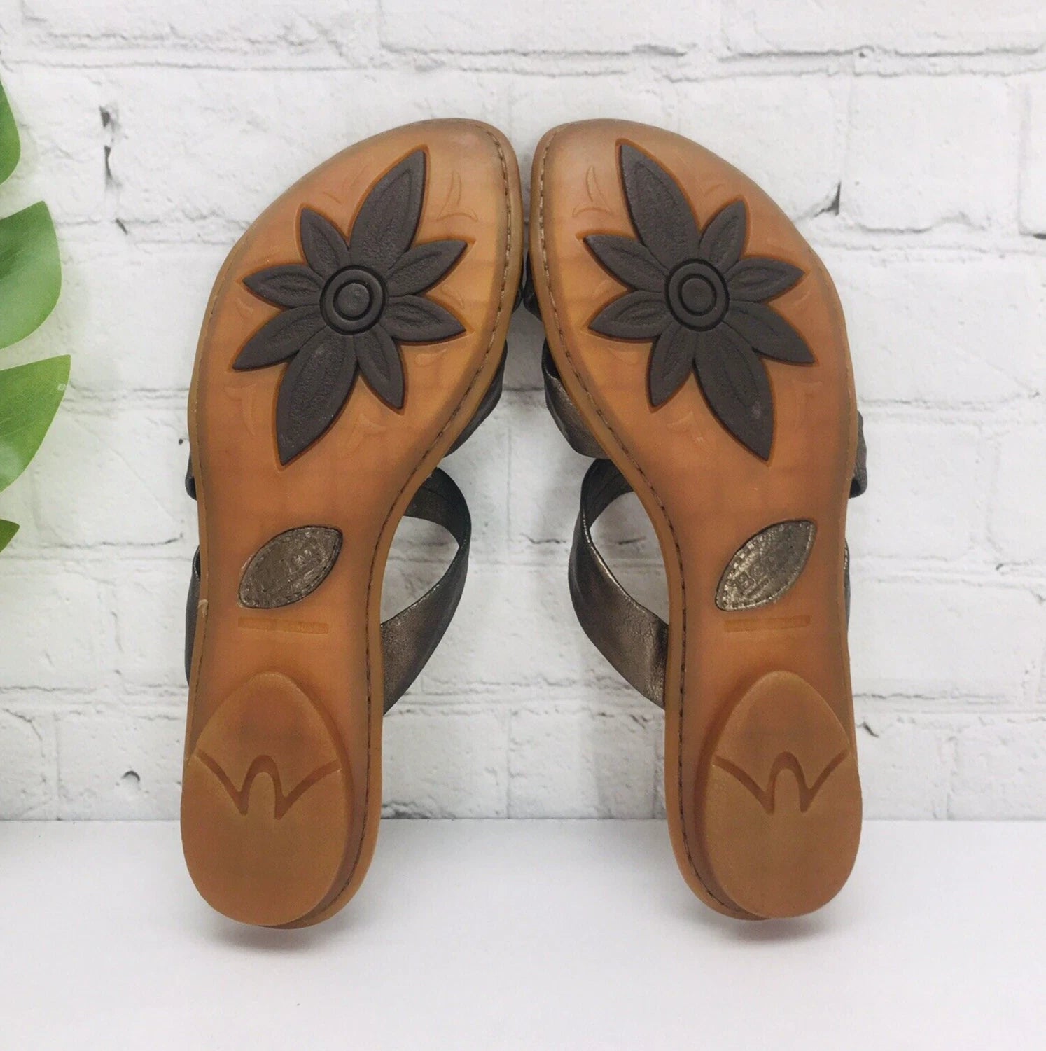 Born Slide Sandals Women's 8/39 Bronze Leather Strap Flat Comfort Flip Flop