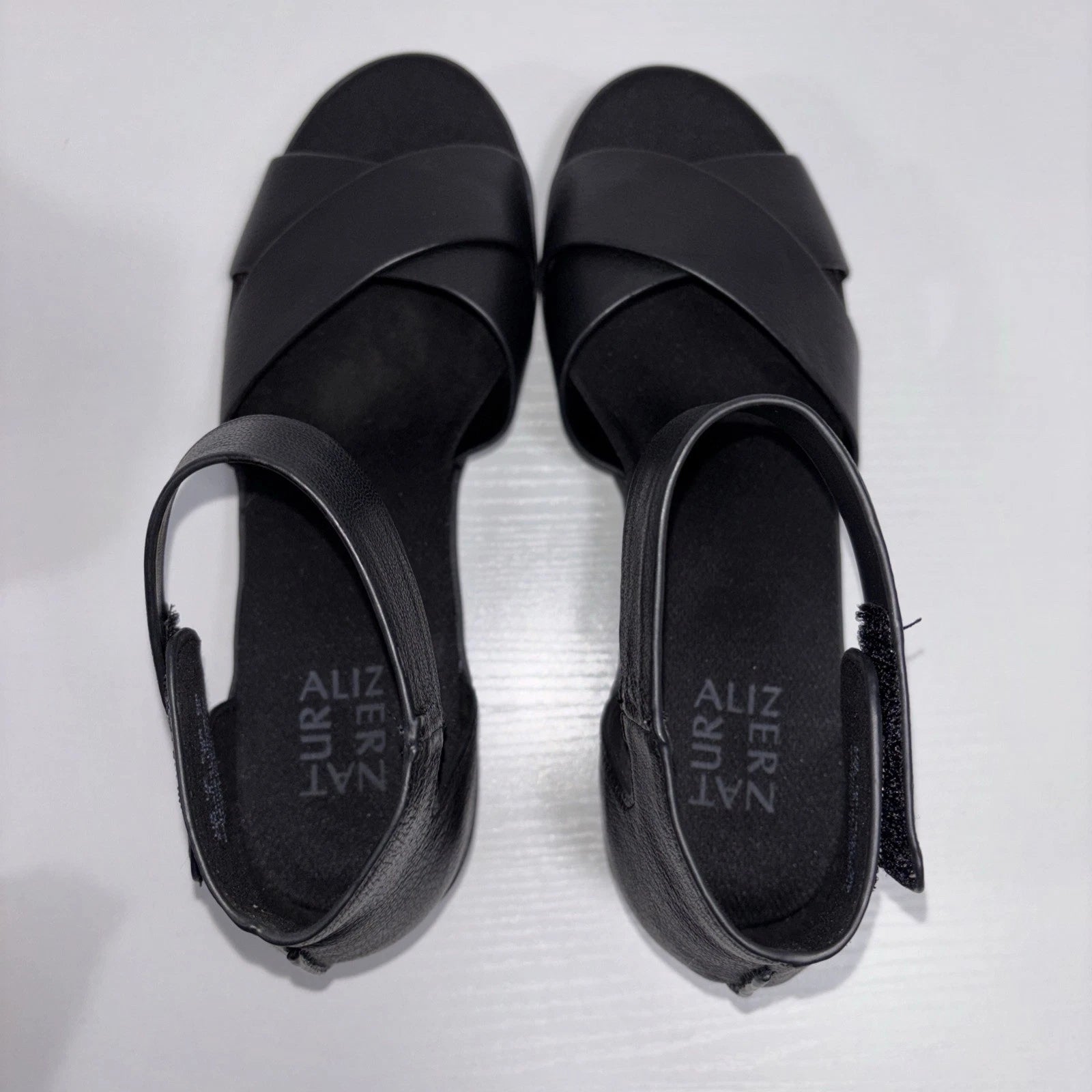 Naturalizer Riviera Womens Sz 8.5m Black Leather Flat Wedge Sandals NEW