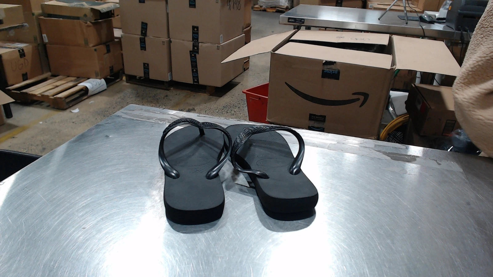 UsedGood_Havaianas Top Flip Flops for Women - Summer Style Sandals -_Black_Sz7-8