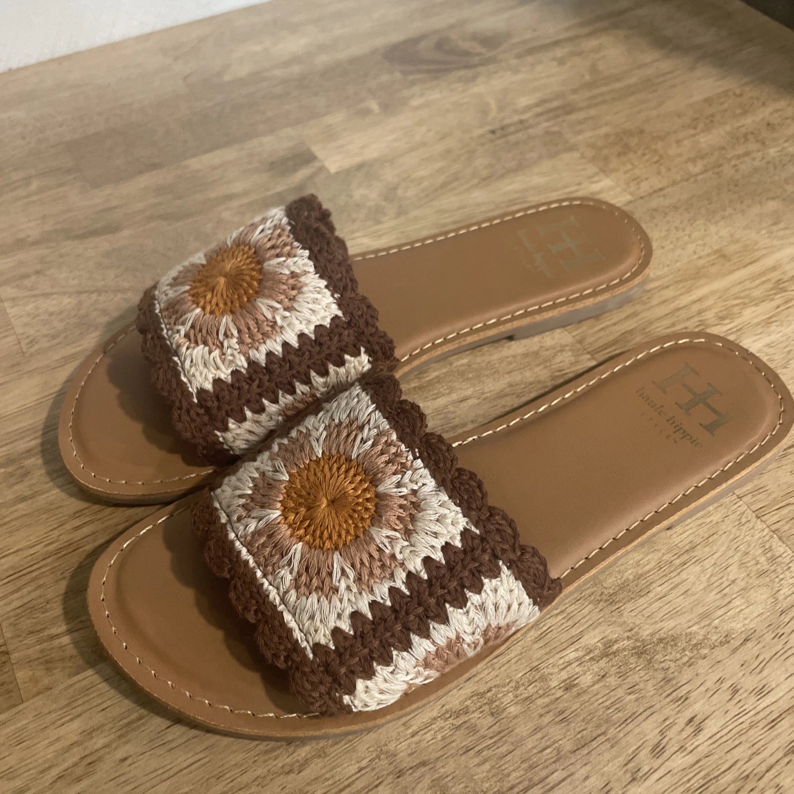 HAUTE HIPPIE  SZ  8 RIANNA SANDALS SLIDES Granny Core Fashion Brown  Square
