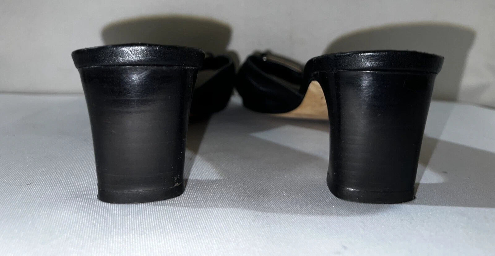 BRIGHTON Shoes Women's Size 7.5 Black Leather Silver Accent TARRAH Sandals Heels