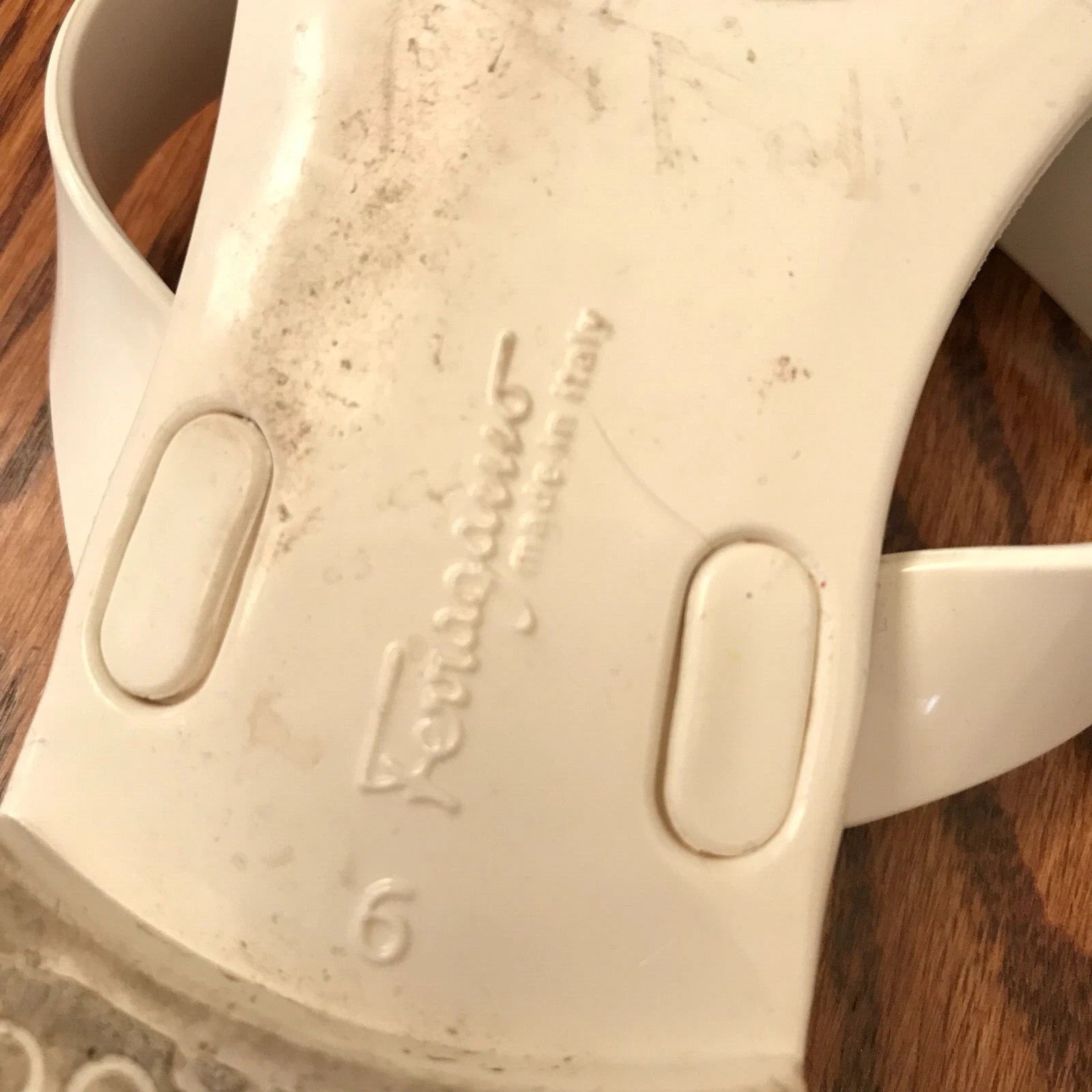 Salvatore Ferragamo Bali Jelly  Sandals Womens 6 Ivory White Rubber Flip Flops