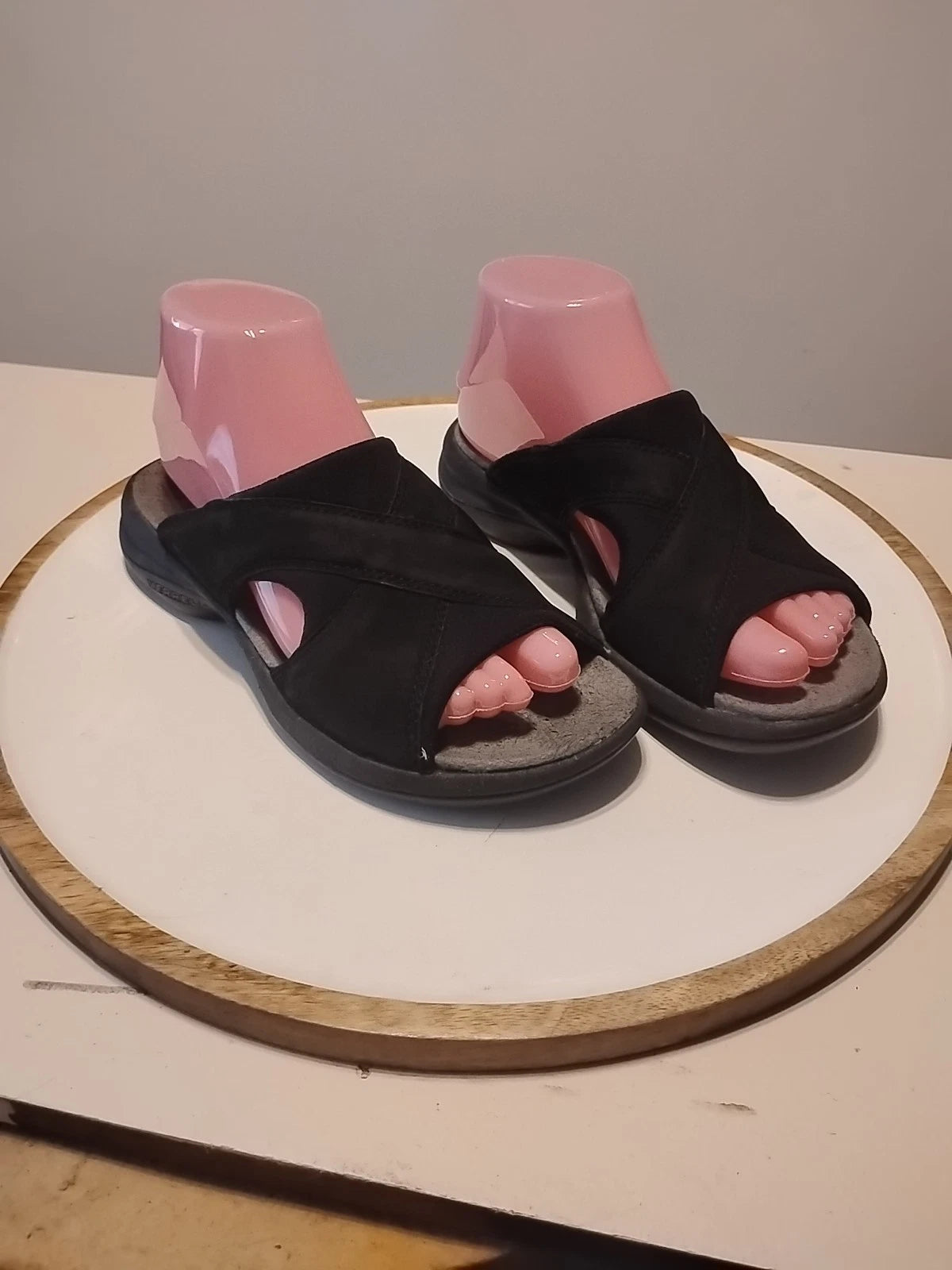 Women's 6 Merrell Topo Cross Black Suede Leather Sandals Air Cushion Slide Vtg