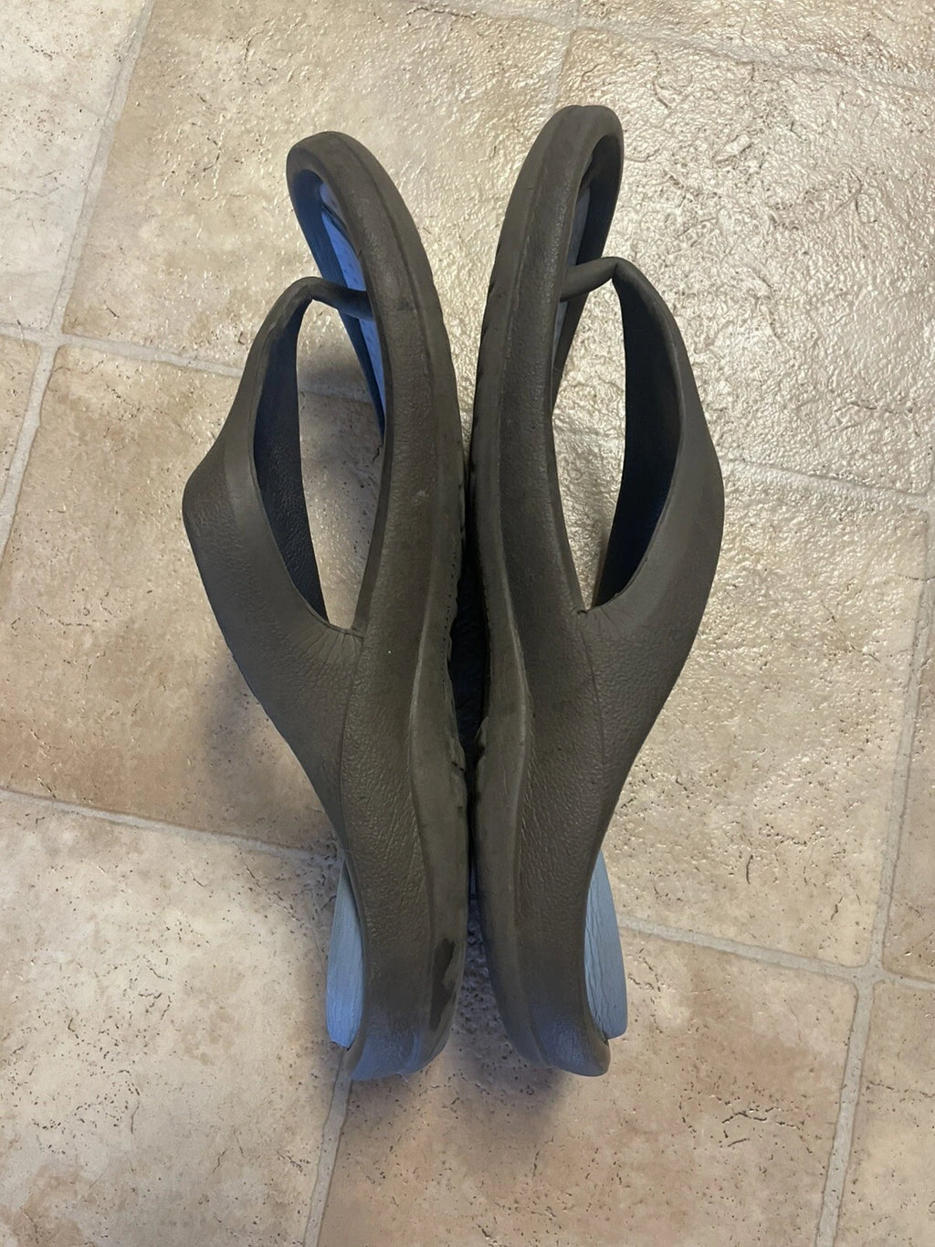 Crocs Flip Flop Classic Style Size 7 Mens Size 9 Womens