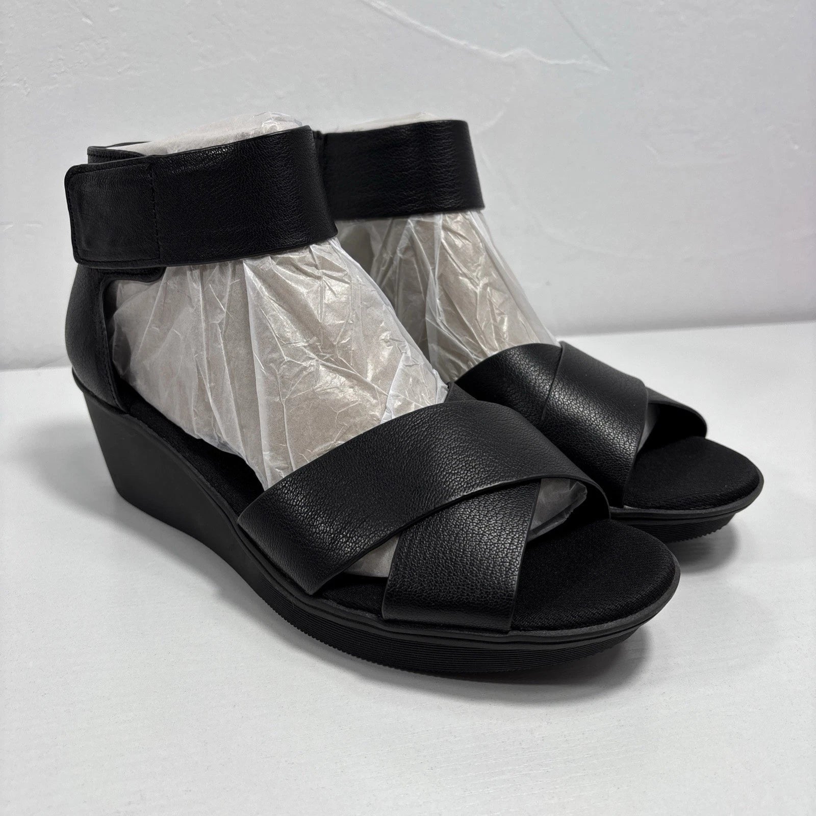 Naturalizer Riviera Womens Sz 8.5m Black Leather Flat Wedge Sandals NEW