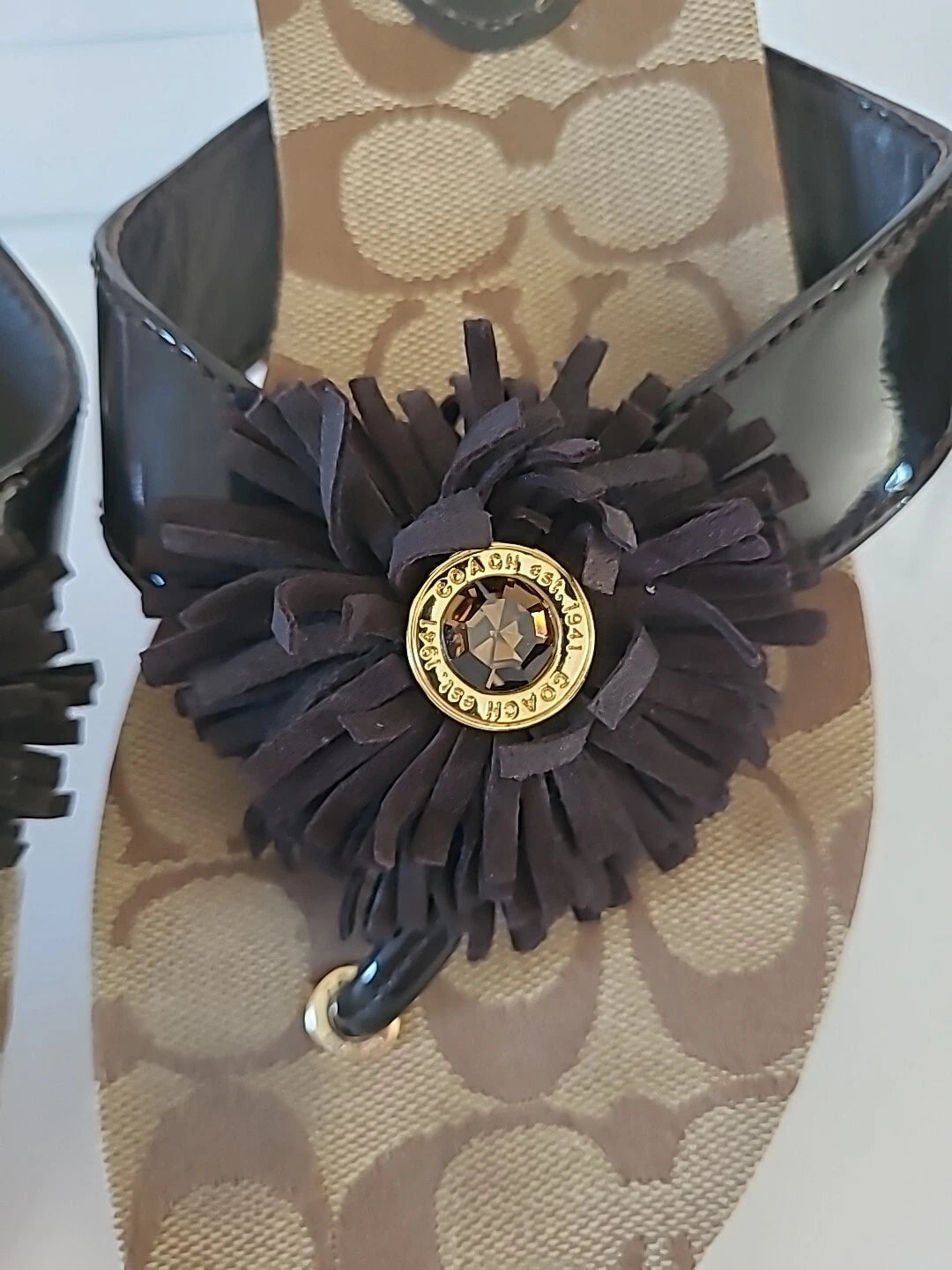 Coach Suki Fringe SZ 6B Sandals Flower Signature Thong Flip Flop Brown Y2K Style