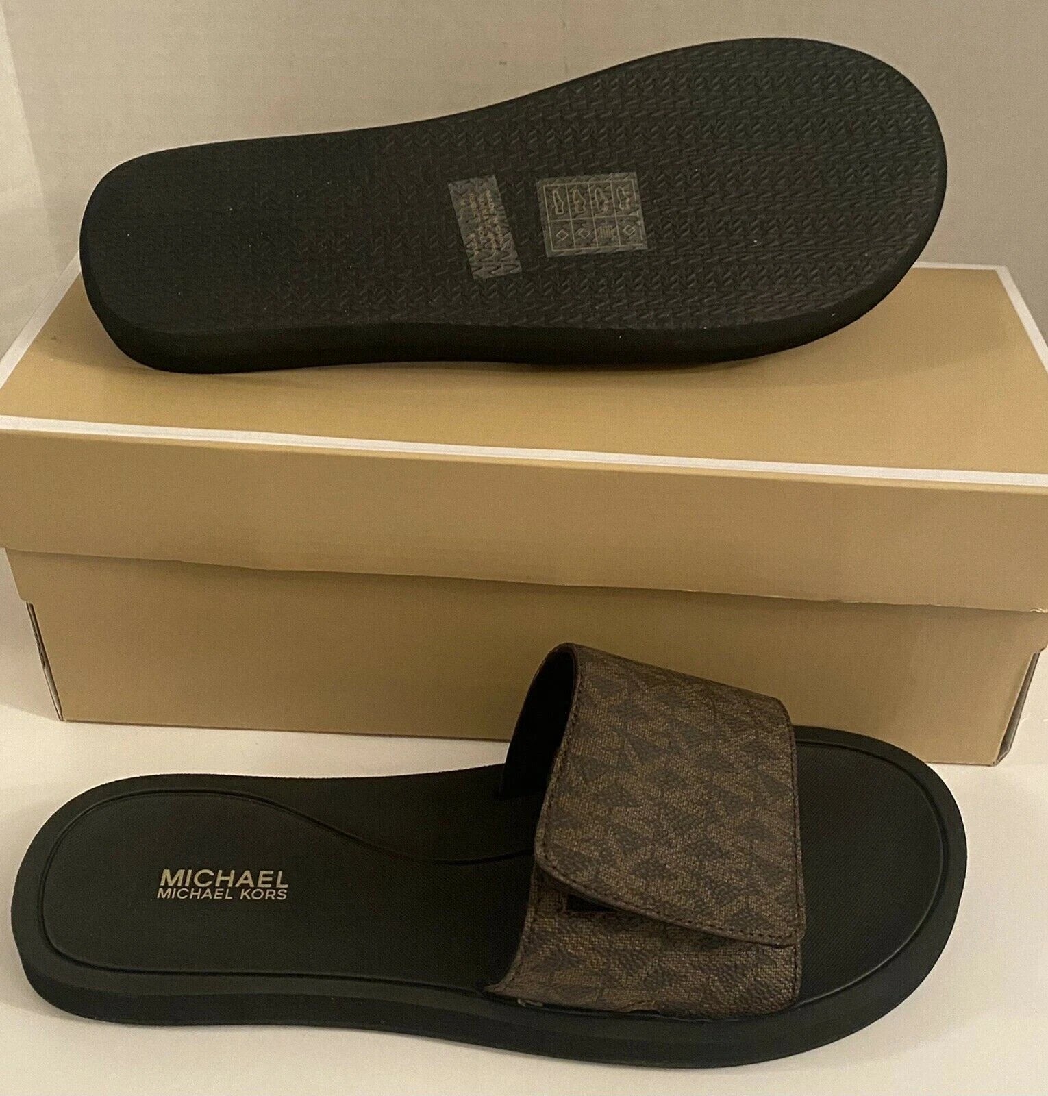 Michael Kors Wade Slide MK Signature Logo Sandals Adjust Closure Brown SZ 9 New