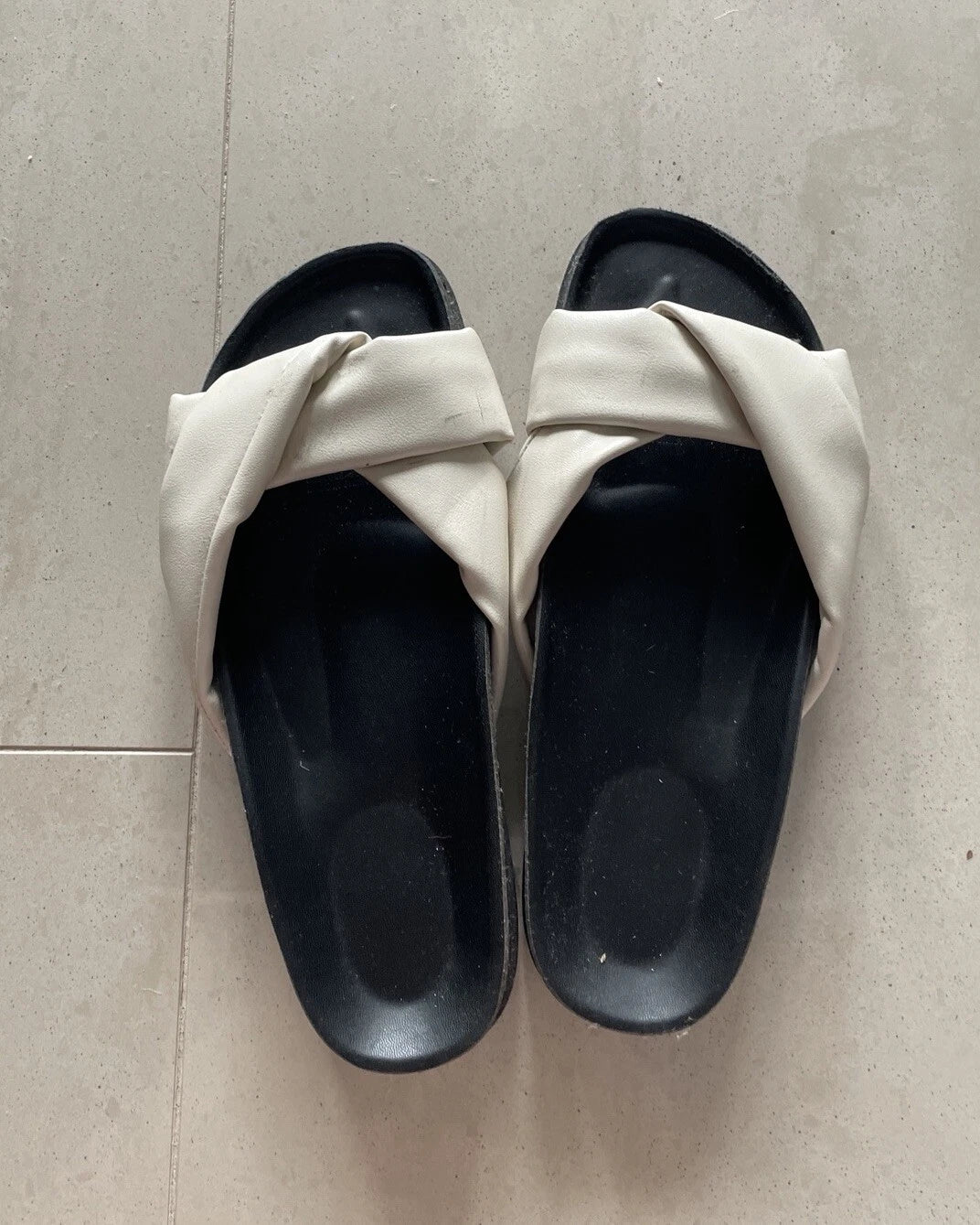 Dazie White Knot-Style Nordic Flats Shoes