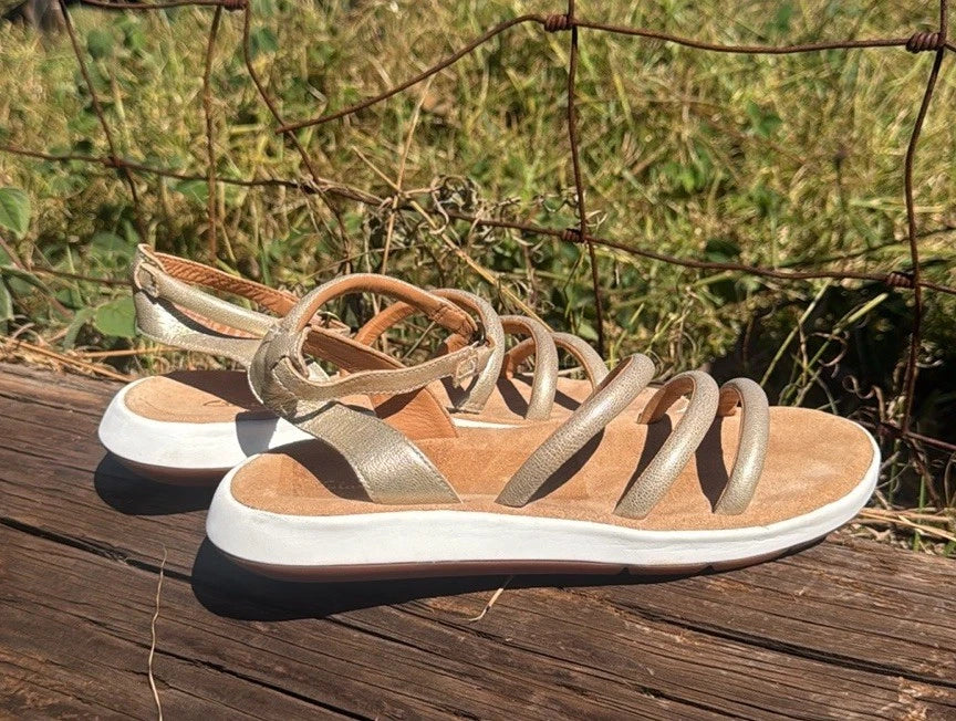 Clarks Jemsa Style Slide Sandal  Champagne gold leather Size 8
