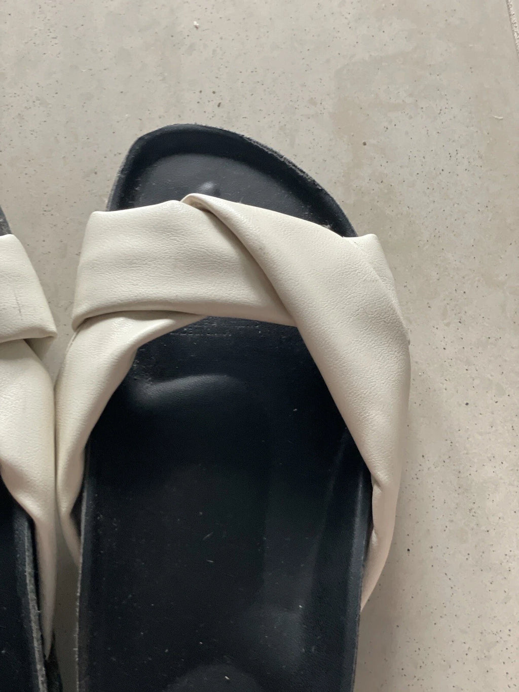 Dazie White Knot-Style Nordic Flats Shoes