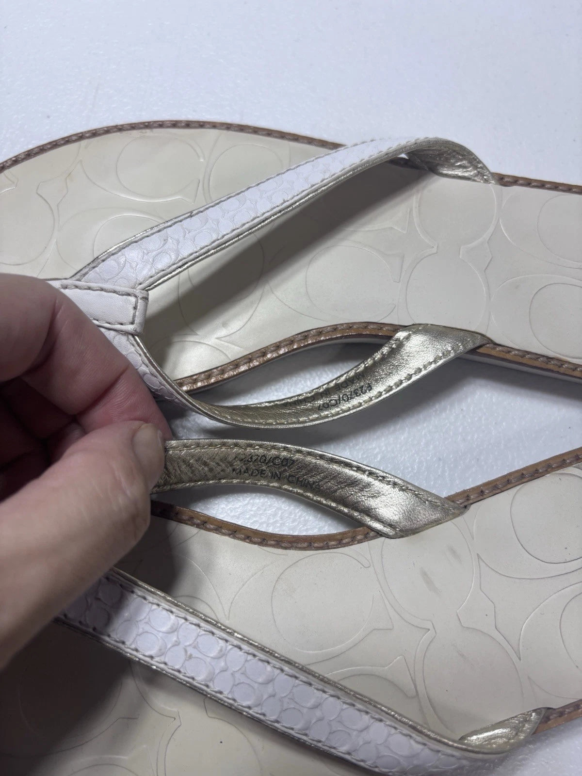Coach Women's Thong Sandal Size 6 Metallic Sliver Leather Slip On Slide Flat