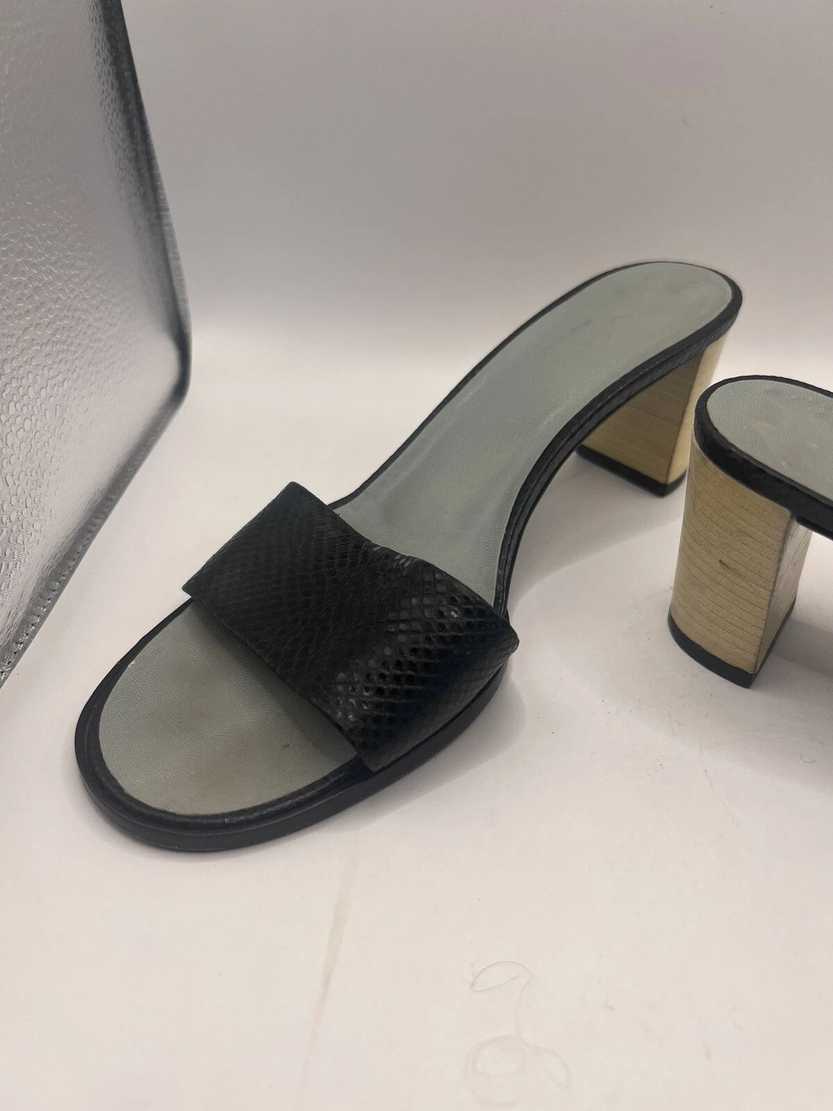 Gucci Womens Snakeskin Leather Sandals Slip On Size 6B Block Heel
