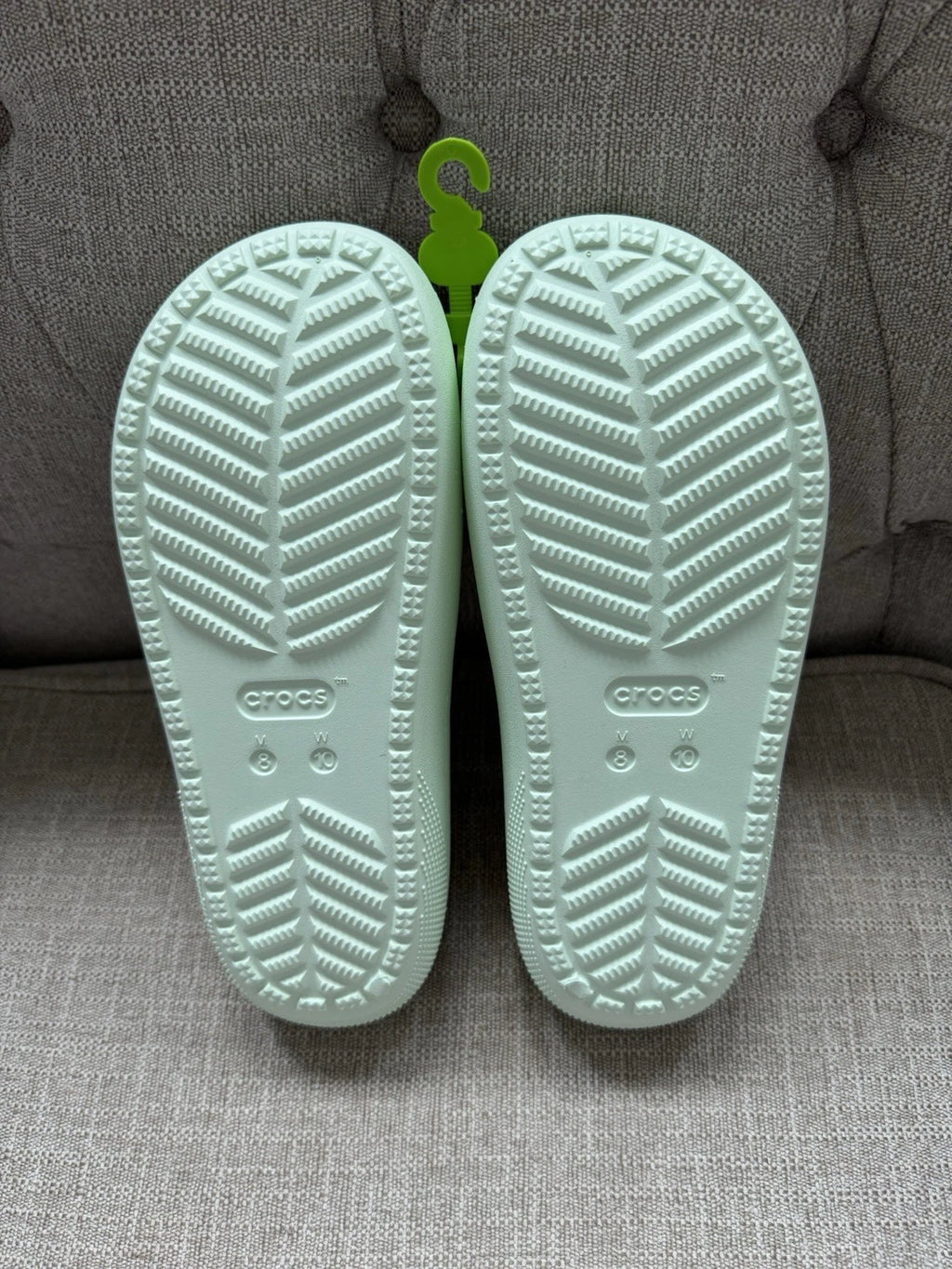 Crocs Floral Cut Out Sandal M8 /W10 Beautiful Color