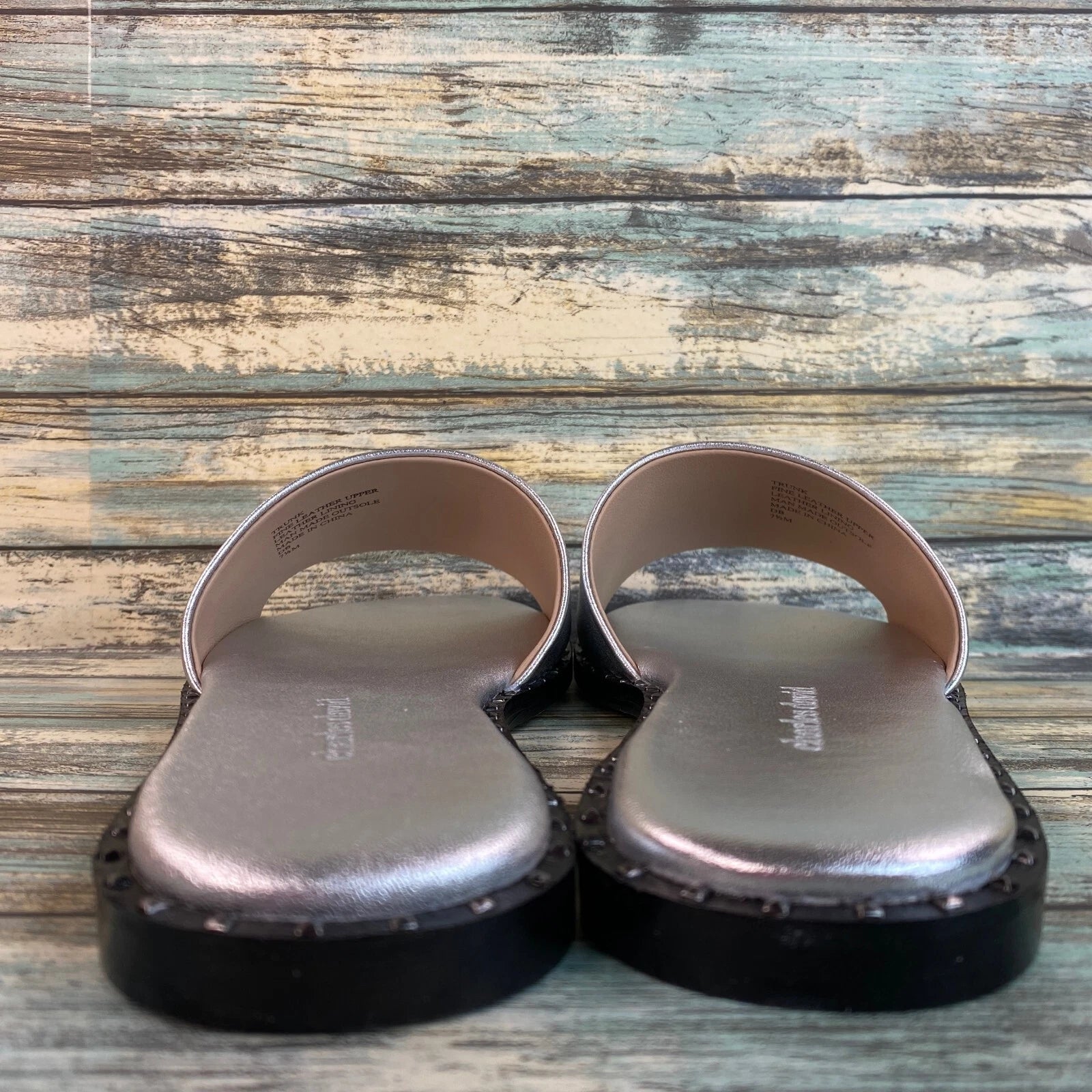 Charles David Slide Sandal Womens Sz 7.5M Silver Leather Low Heel Slip On Casual