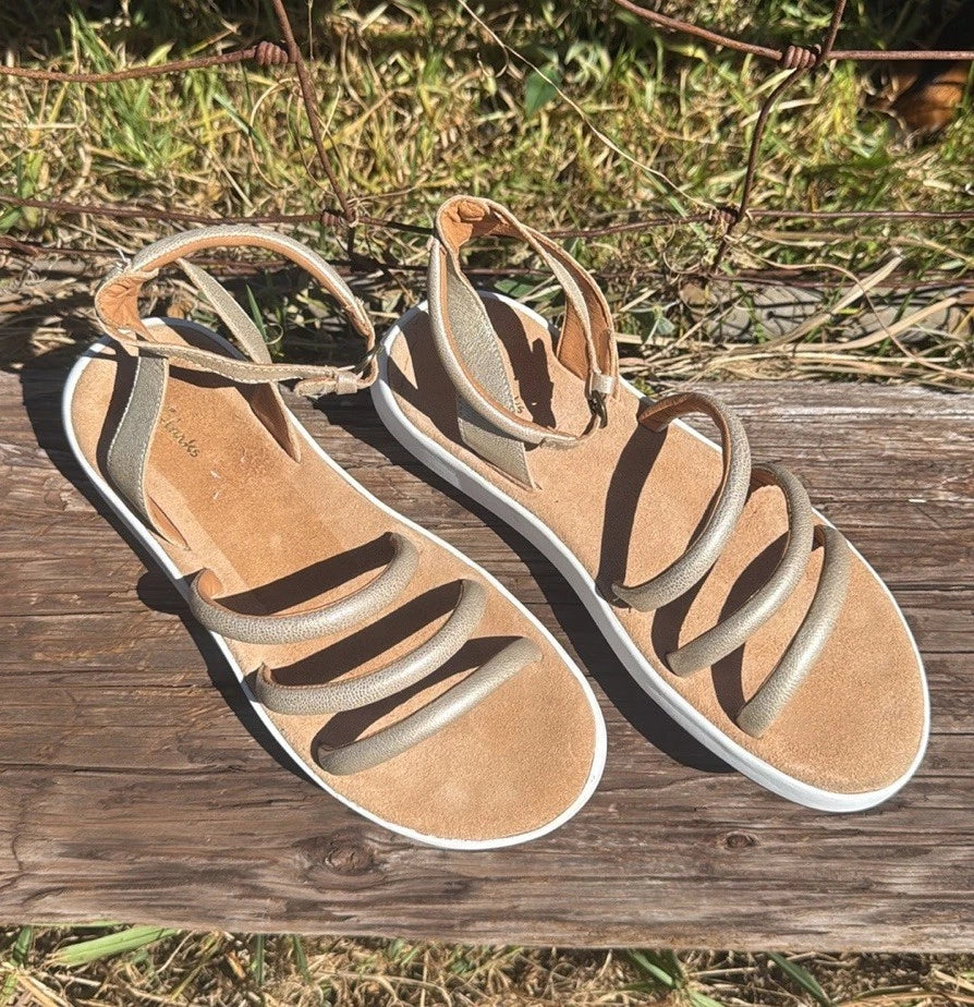 Clarks Jemsa Style Slide Sandal  Champagne gold leather Size 8