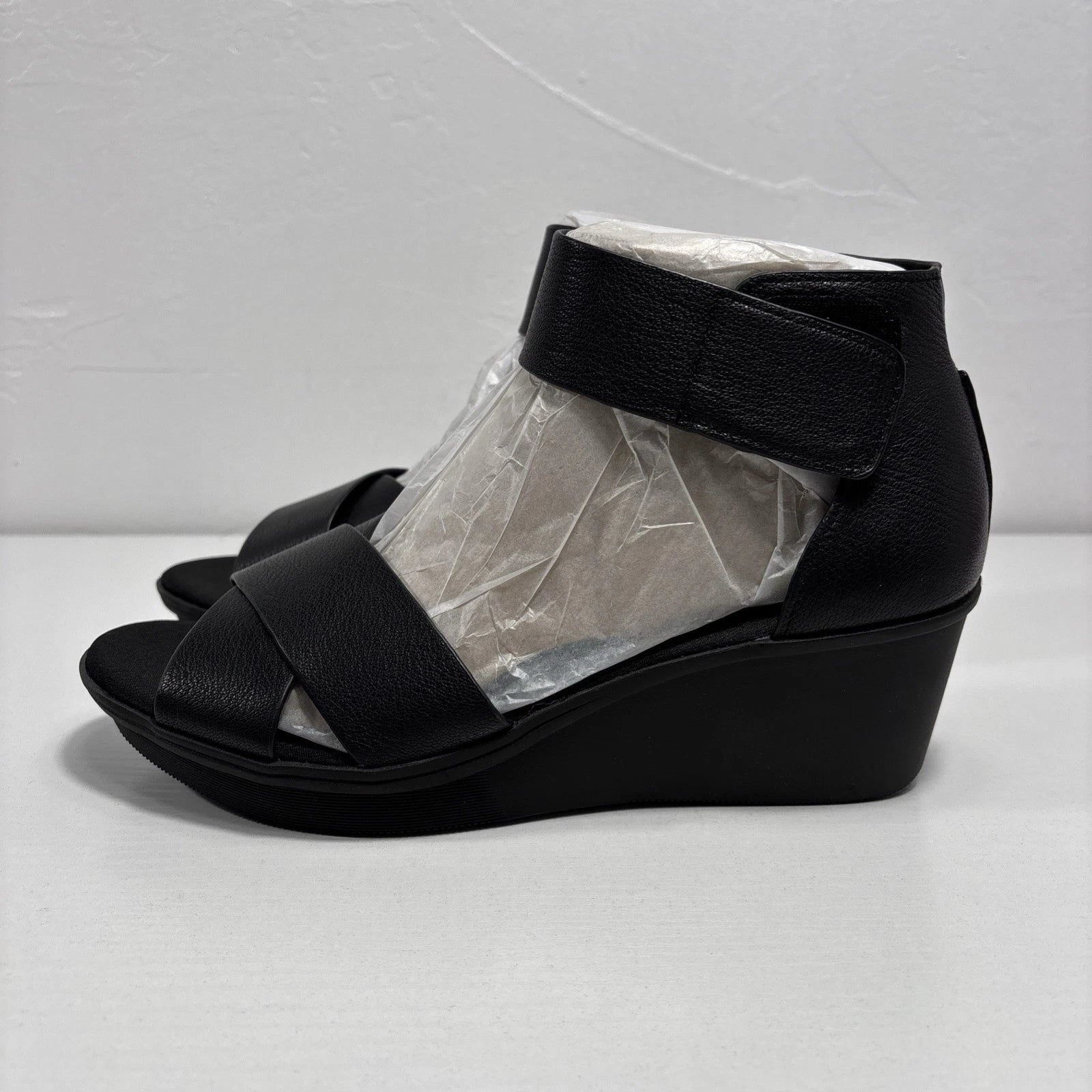 Naturalizer Riviera Womens Sz 8.5m Black Leather Flat Wedge Sandals NEW