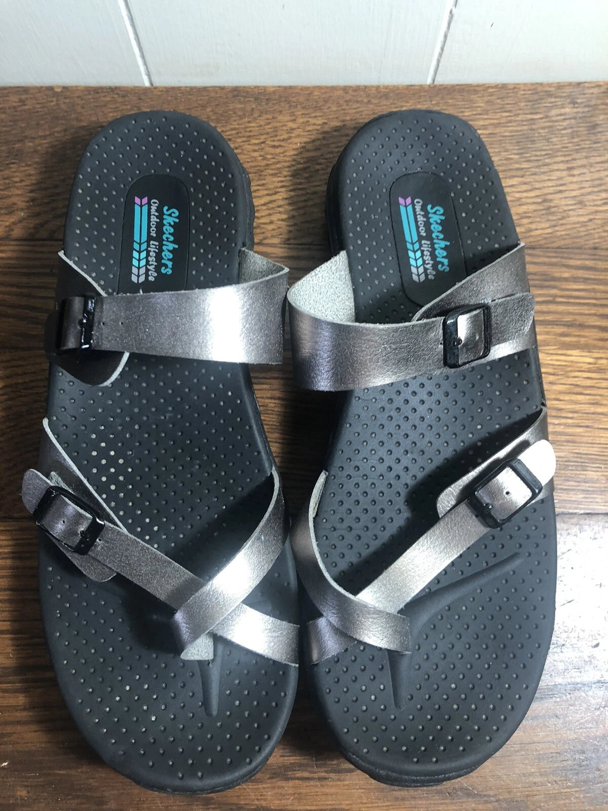 SKECHERS Outdoor Lifestyle Silver Faux Leather Toe Sandals SIZE 11 Women