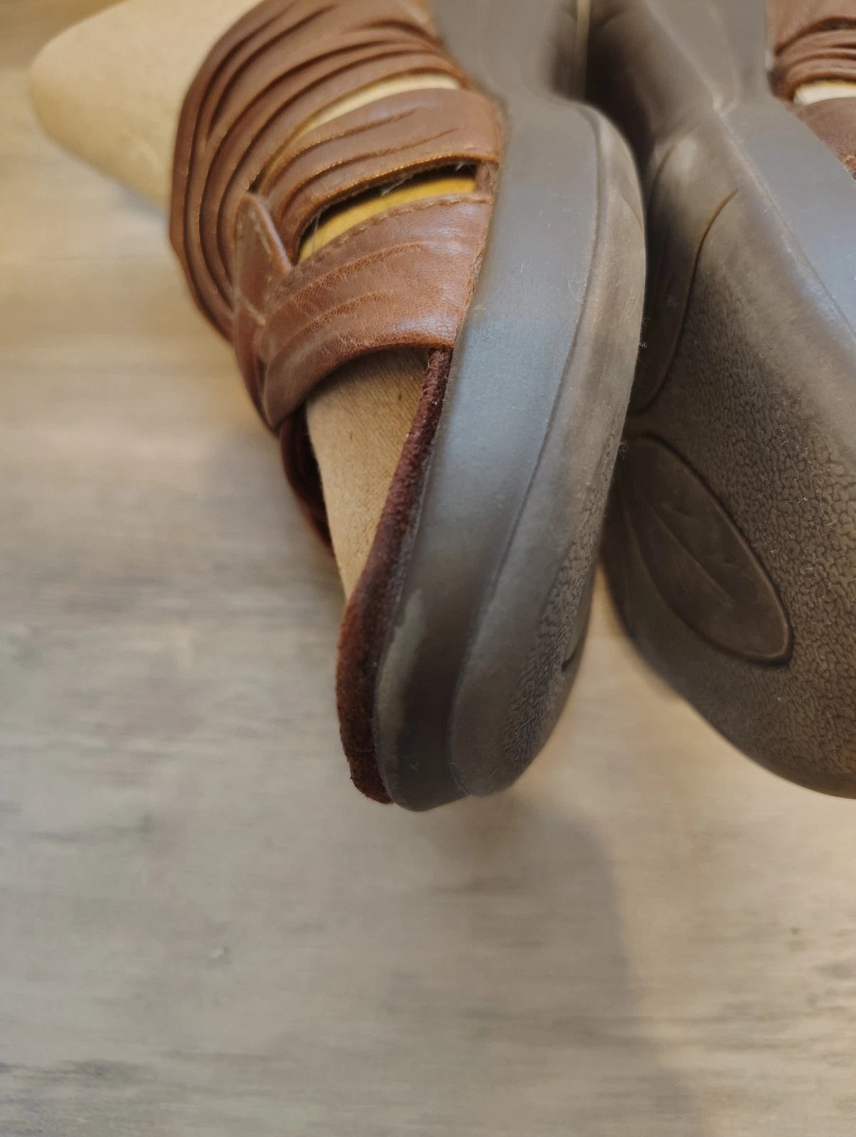 Baretraps Women's Sz 9 Jolan Style Slip On Sandals Brown Low Heel