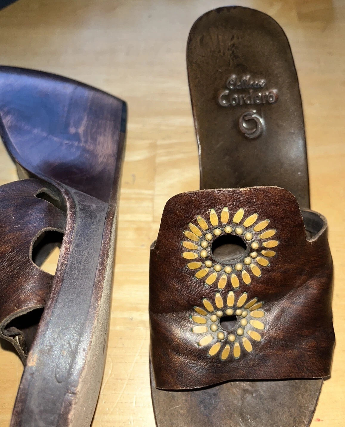 Calleen Cordero studded leather handcarved 3.5” wood wedge platform Sandals Sz 9