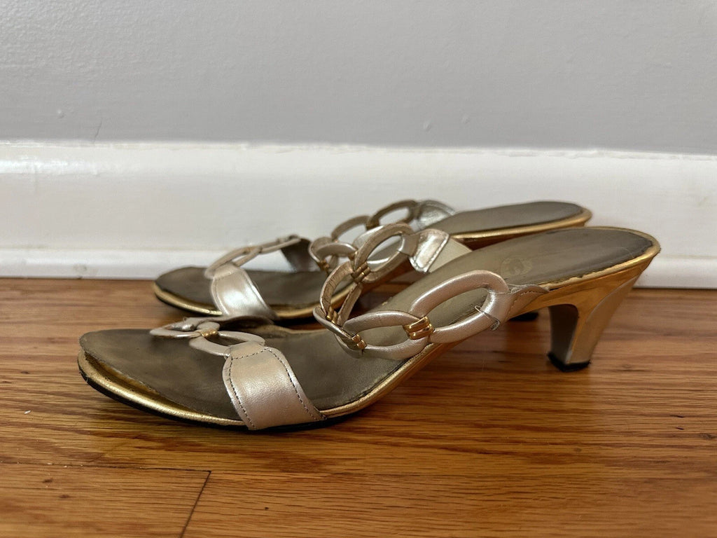 Onex Women's Style "Link" in Platinum Kitten Heel Sandal Size 8M
