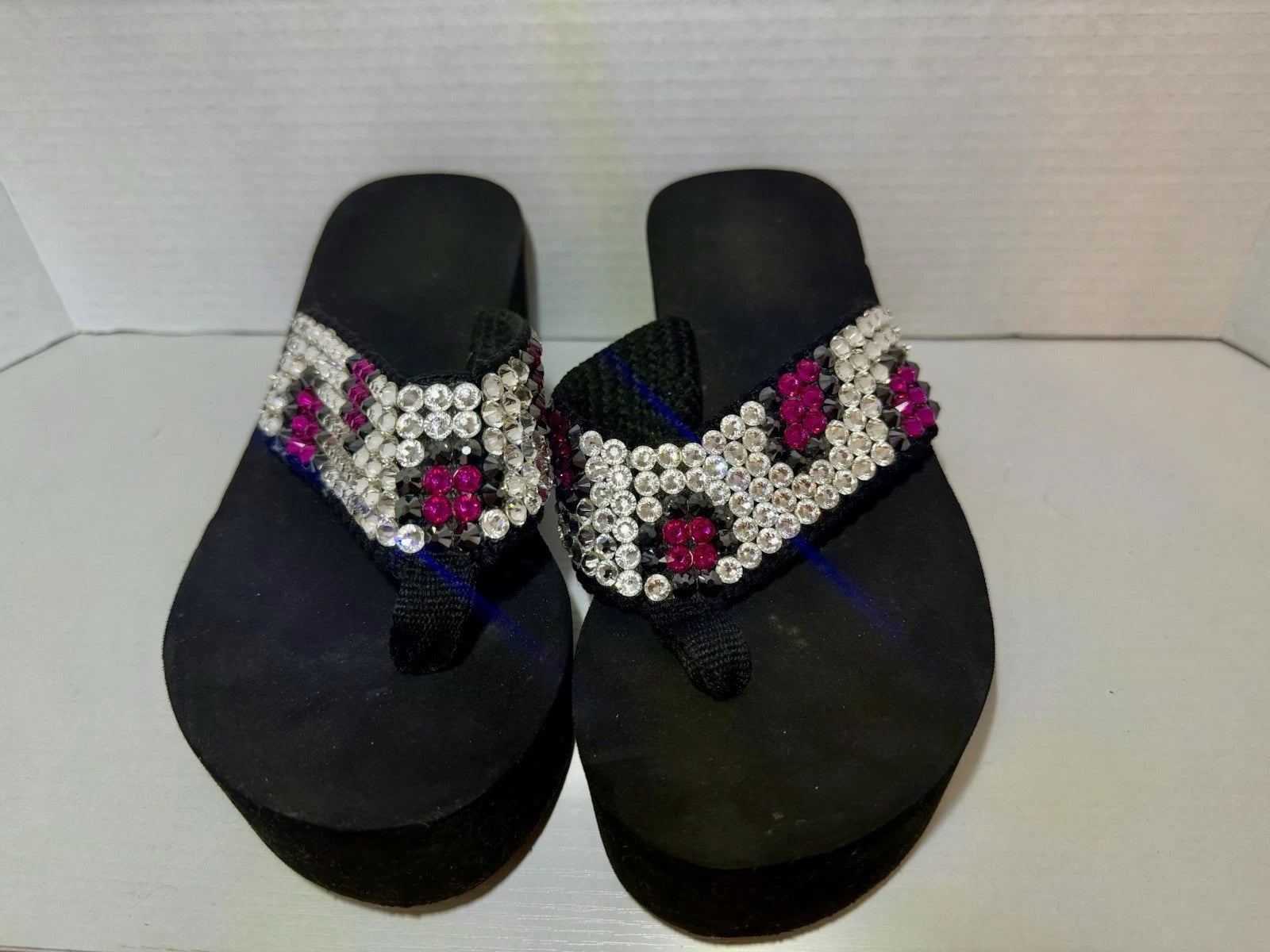 Bedazzled Crystal Y2K Black Flip Flop Wedge Pink And Black Women’s SZ 8