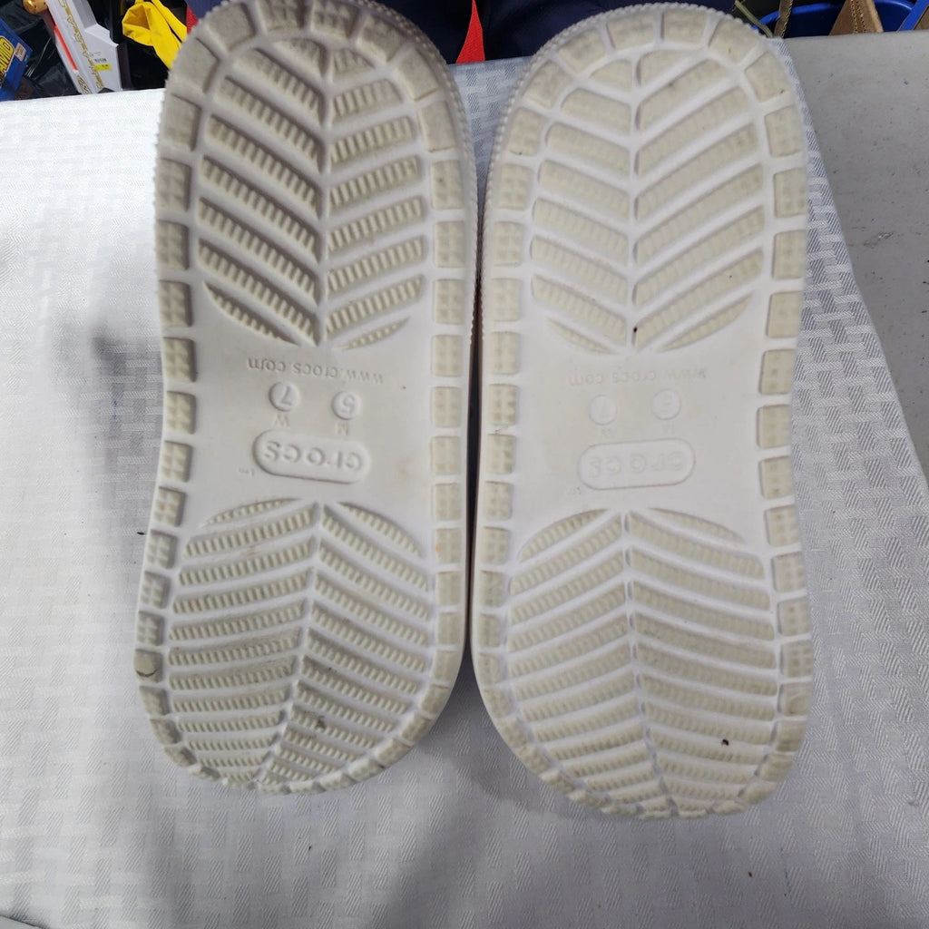 CROCS CLASSIC COZZZY SANDAL 207446 White Womens Size 7 Mens Size 5 Gray Lined