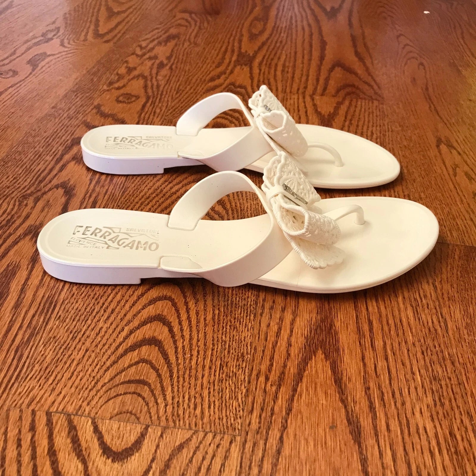 Salvatore Ferragamo Bali Jelly  Sandals Womens 6 Ivory White Rubber Flip Flops