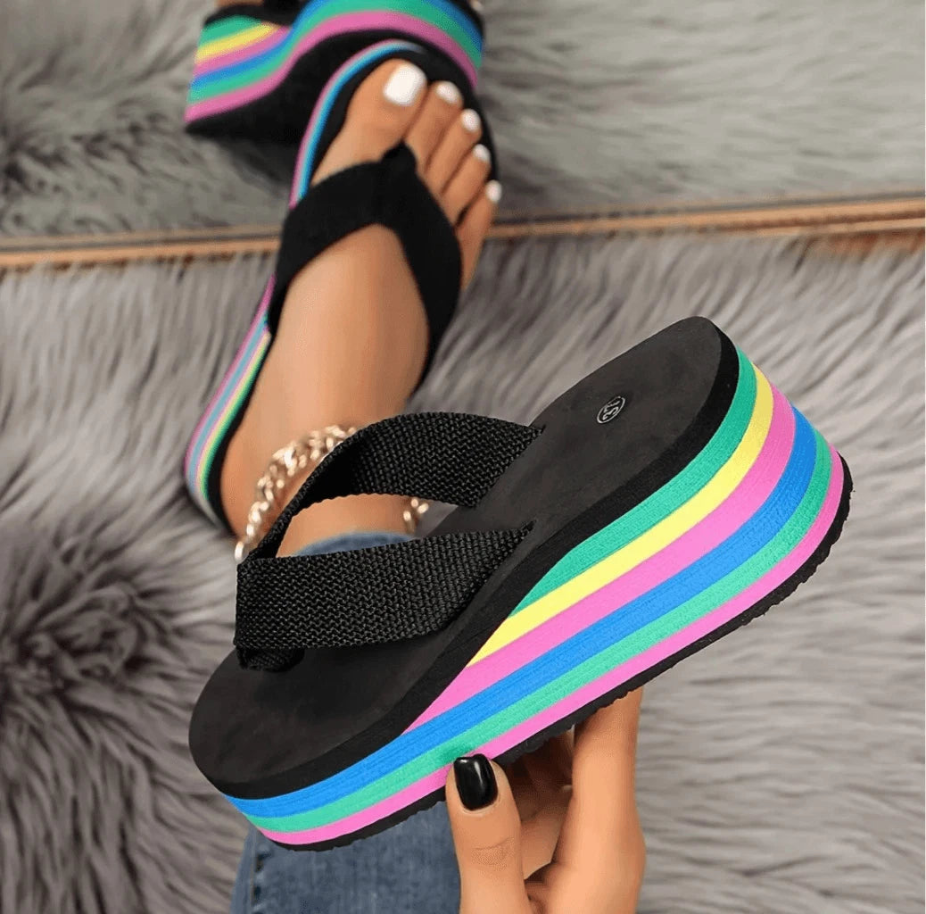 NWT Gorgeous 8 Black Rainbow 80’s Style Wedge Platform Comfy Flip Flop Sandals