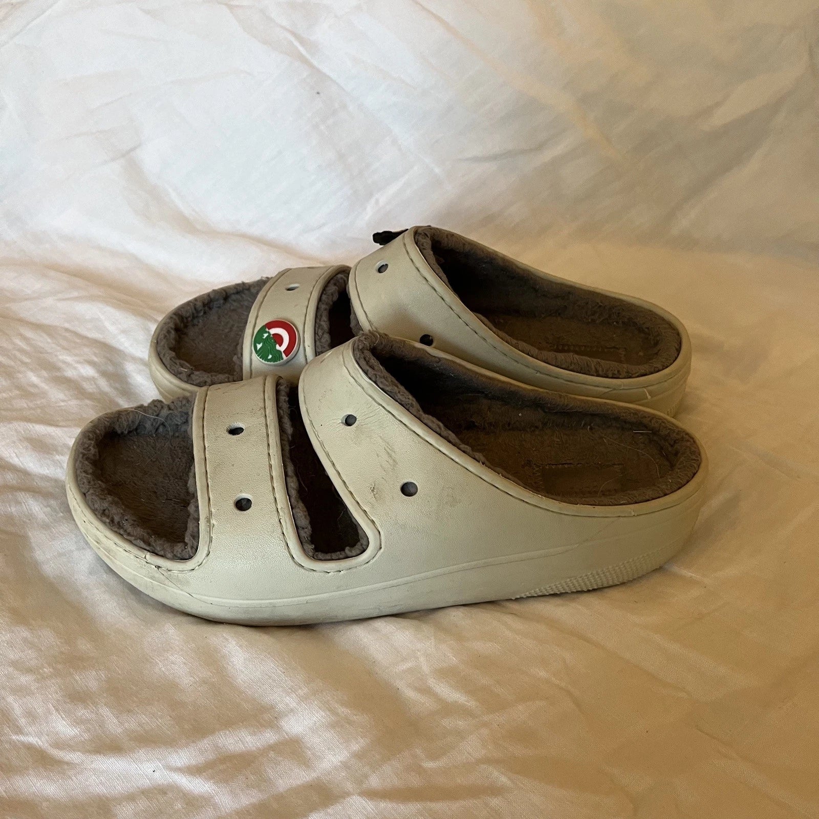 Crocs Classic Cozy Sandals Faux Fur Lining Unisex Men Sz 10 Women 12 Beige Gray
