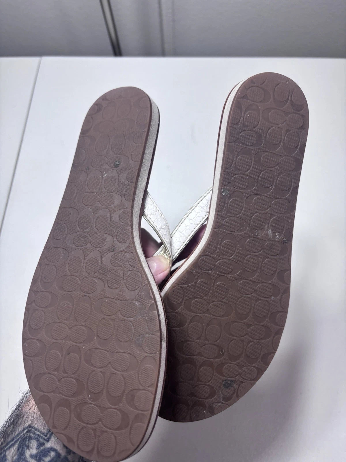 Coach Women's Thong Sandal Size 6 Metallic Sliver Leather Slip On Slide Flat
