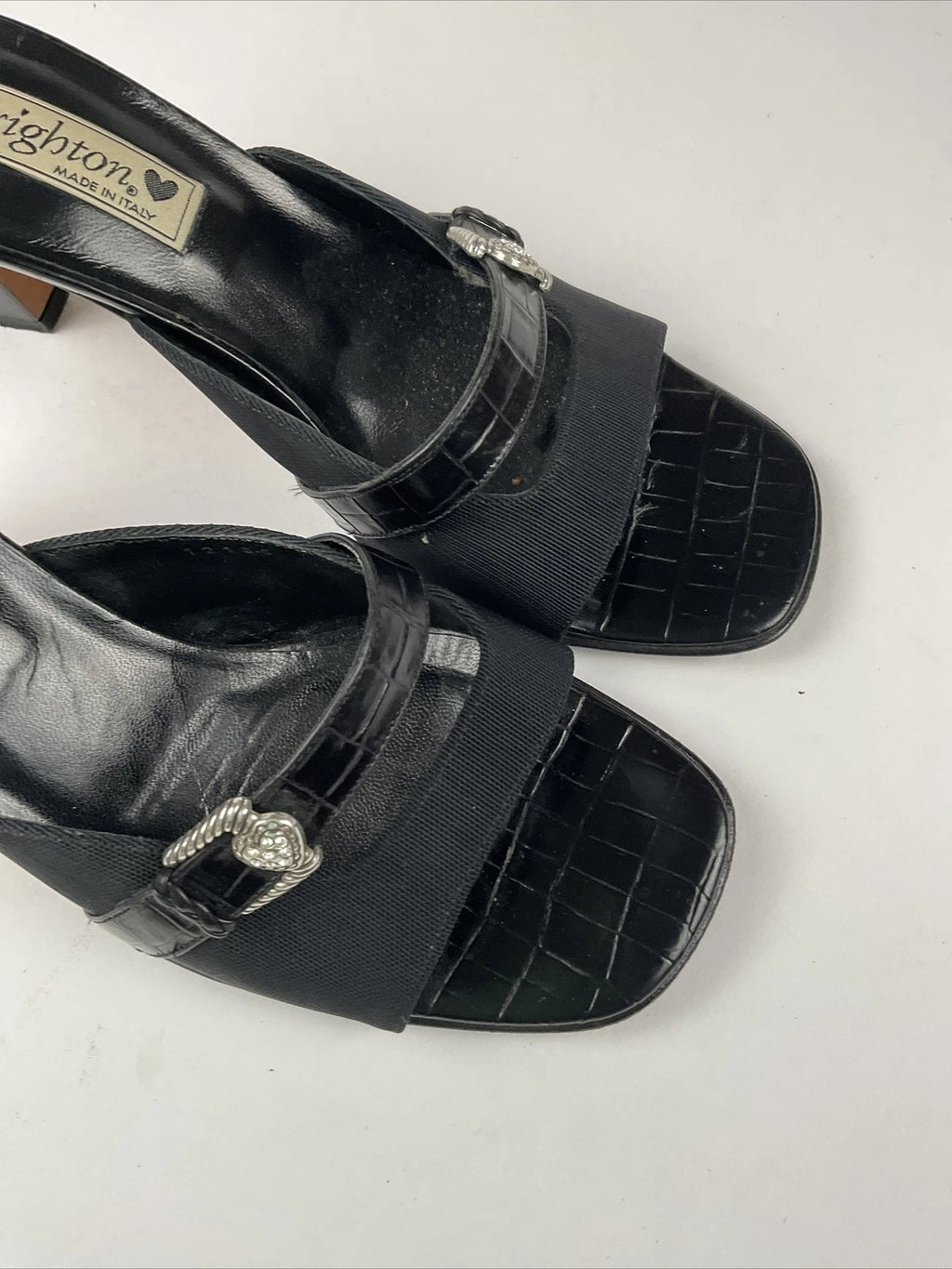 BRIGHTON Shoes Women's Size Black Heart Buckle Strap RENEE Heels Sandals 8.5M