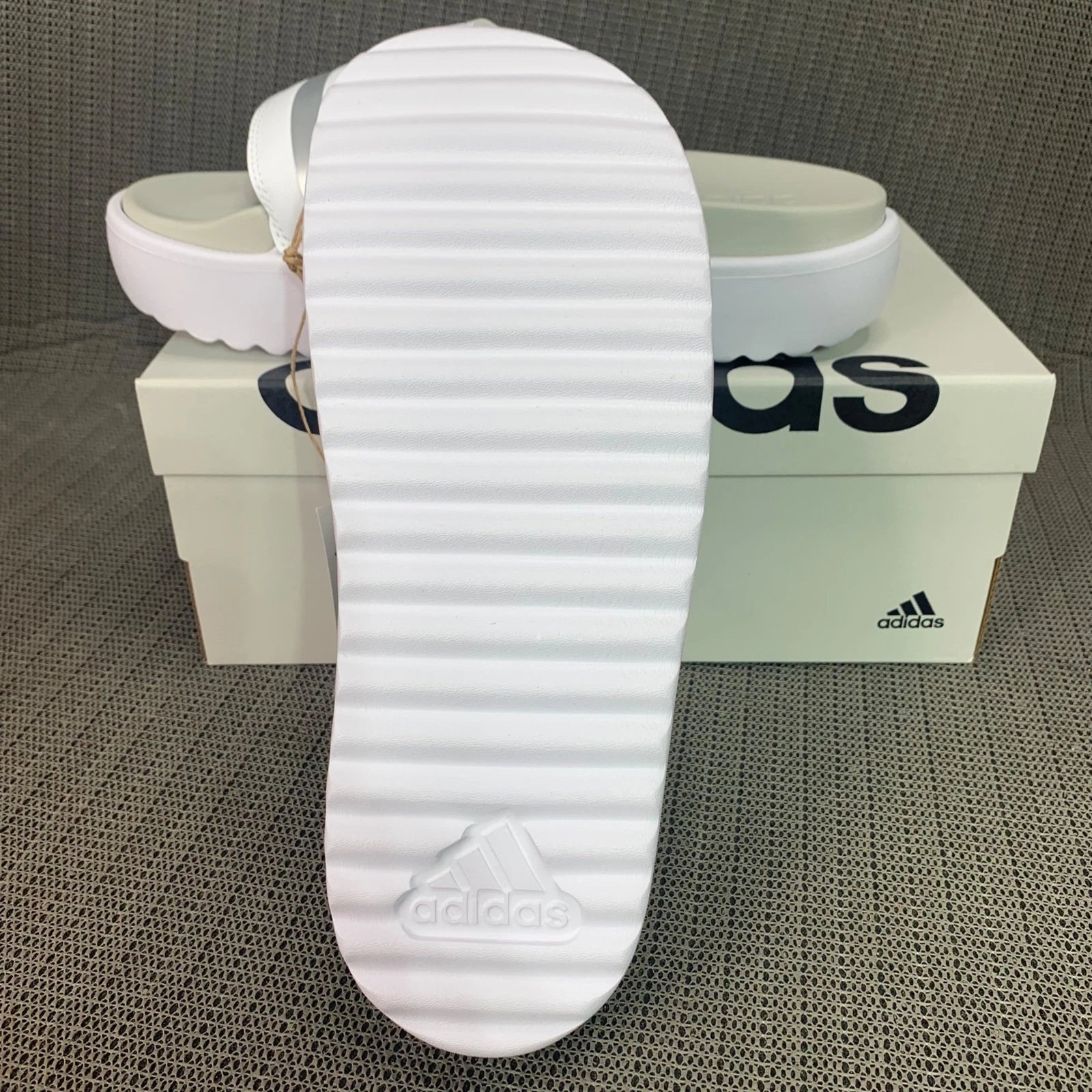 Adidas Adilette Womens Size 8 White/Silver Platform Slides fashionable footwear