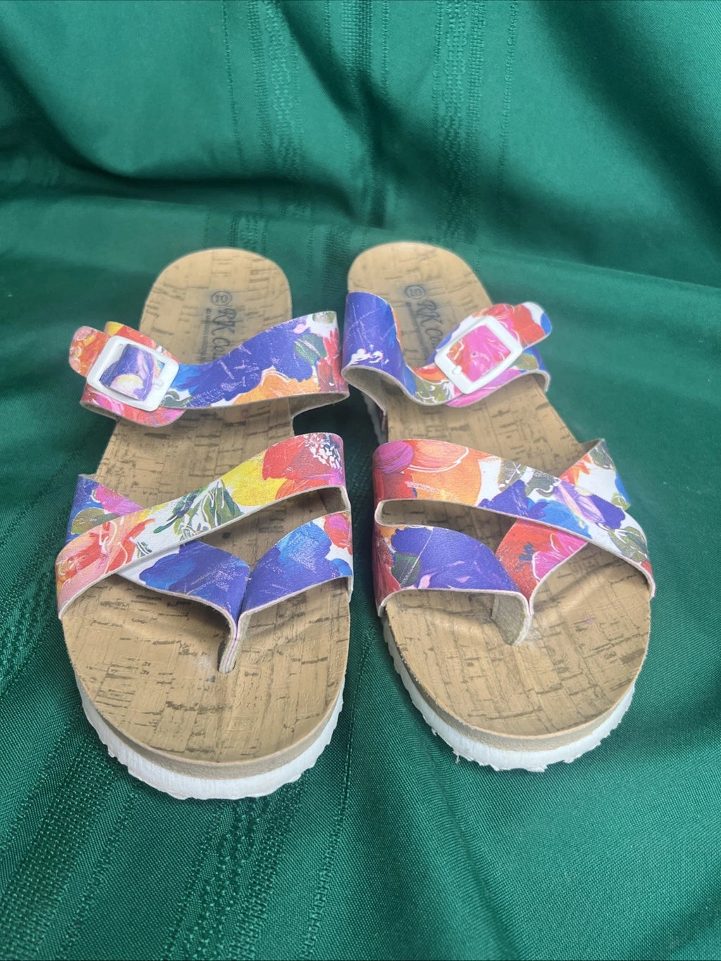 Toe Thong W/ Burke Style Wide Straps And Buckle Floral White Sole Sz 10