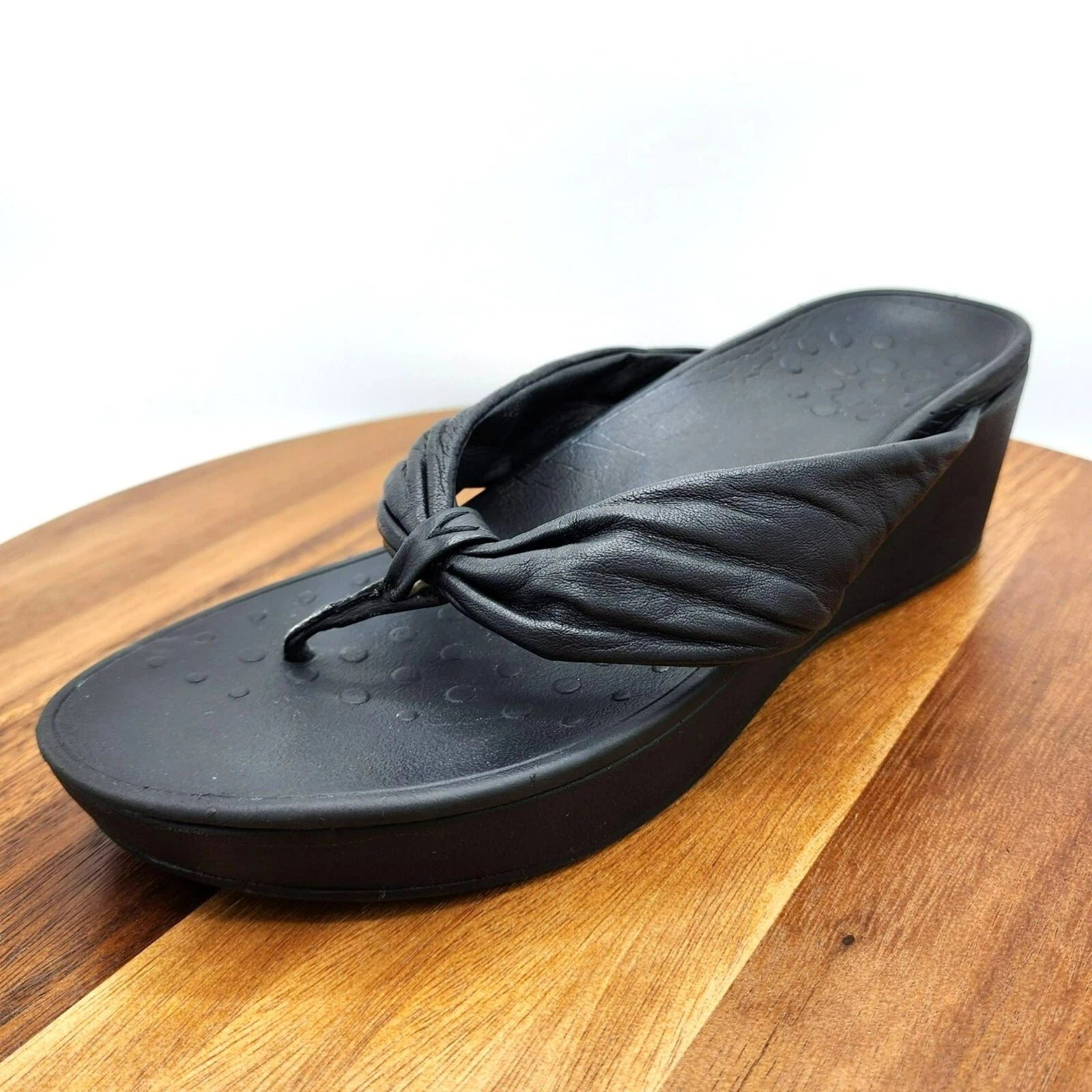 Vionic Arabella Thong Wedge Sandals 11 Black Leather Flip Flop Platform Support