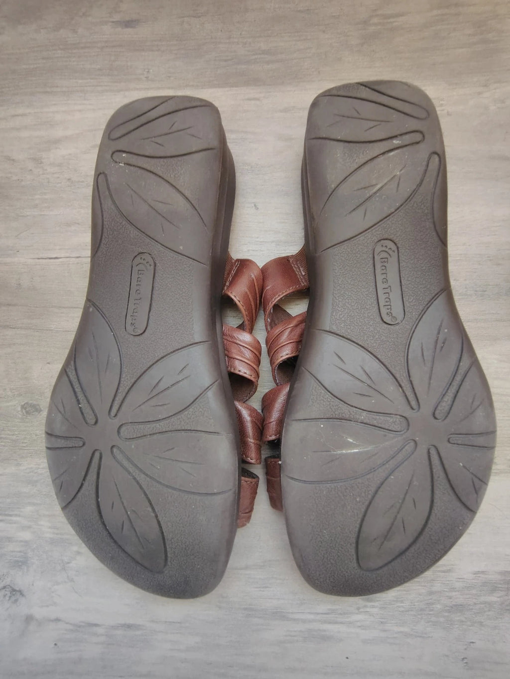 Baretraps Women's Sz 9 Jolan Style Slip On Sandals Brown Low Heel