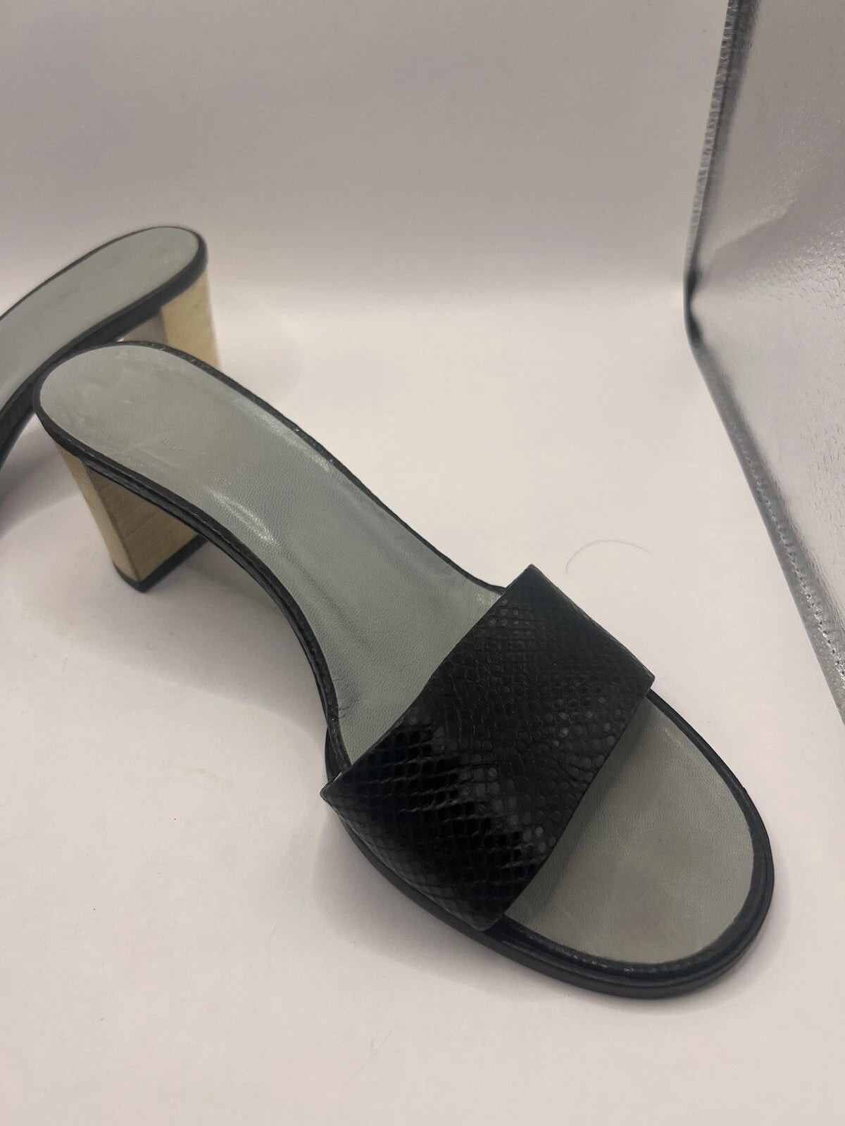Gucci Womens Snakeskin Leather Sandals Slip On Size 6B Block Heel
