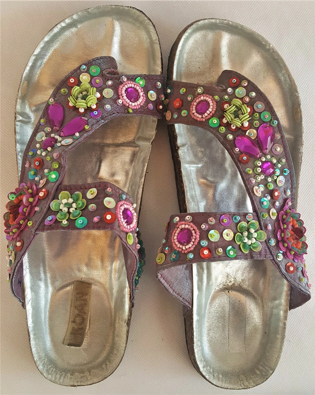 Koan Womens Slip On Thong Flat Sandal Silver Embellished Sz 7.5