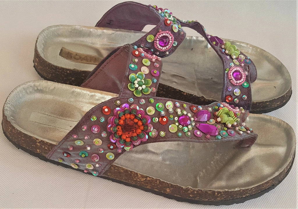 Koan Womens Slip On Thong Flat Sandal Silver Embellished Sz 7.5
