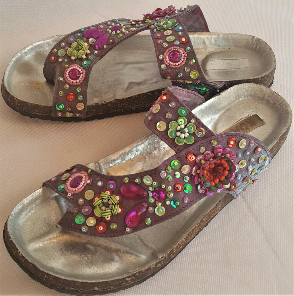 Koan Womens Slip On Thong Flat Sandal Silver Embellished Sz 7.5