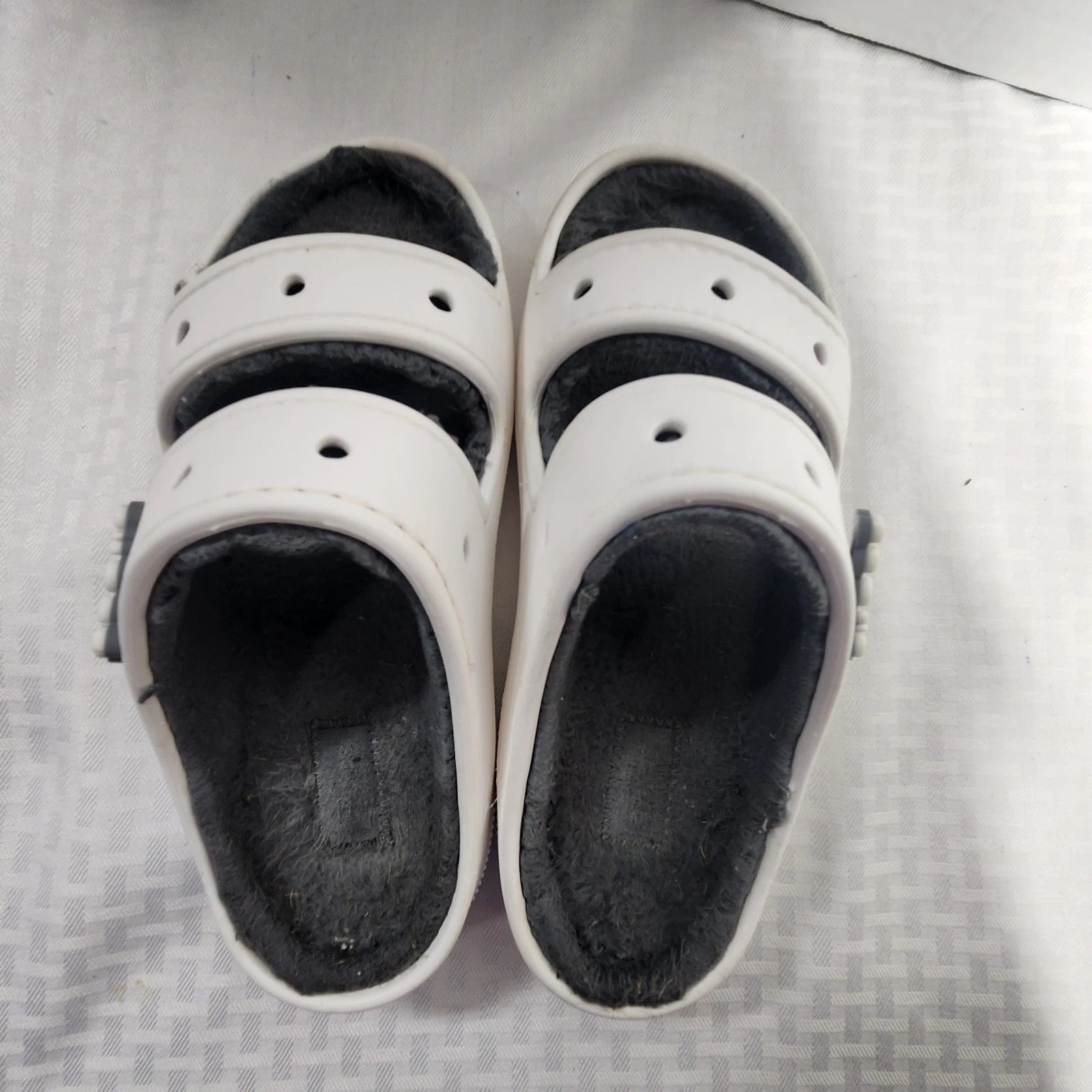 CROCS CLASSIC COZZZY SANDAL 207446 White Womens Size 7 Mens Size 5 Gray Lined