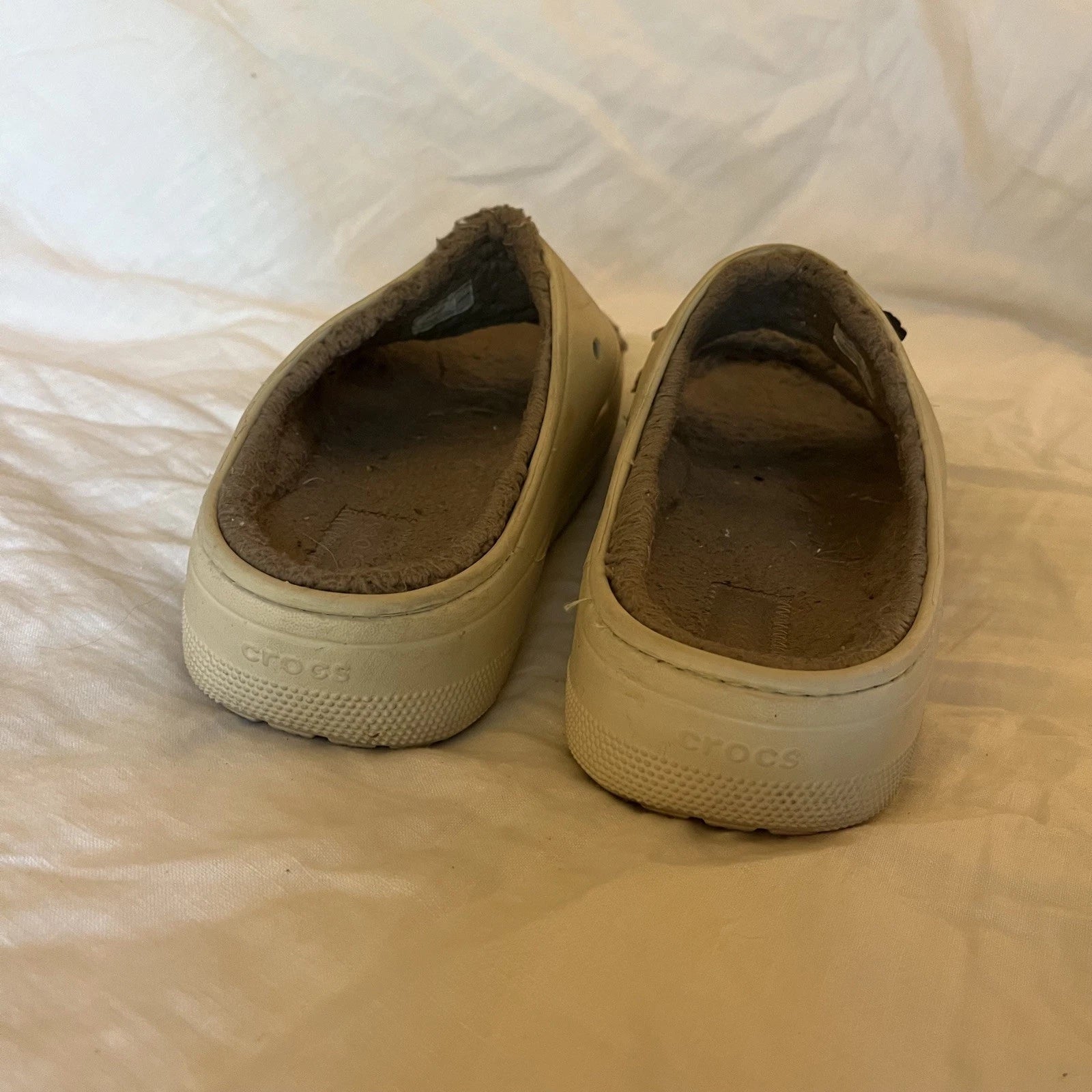 Crocs Classic Cozy Sandals Faux Fur Lining Unisex Men Sz 10 Women 12 Beige Gray