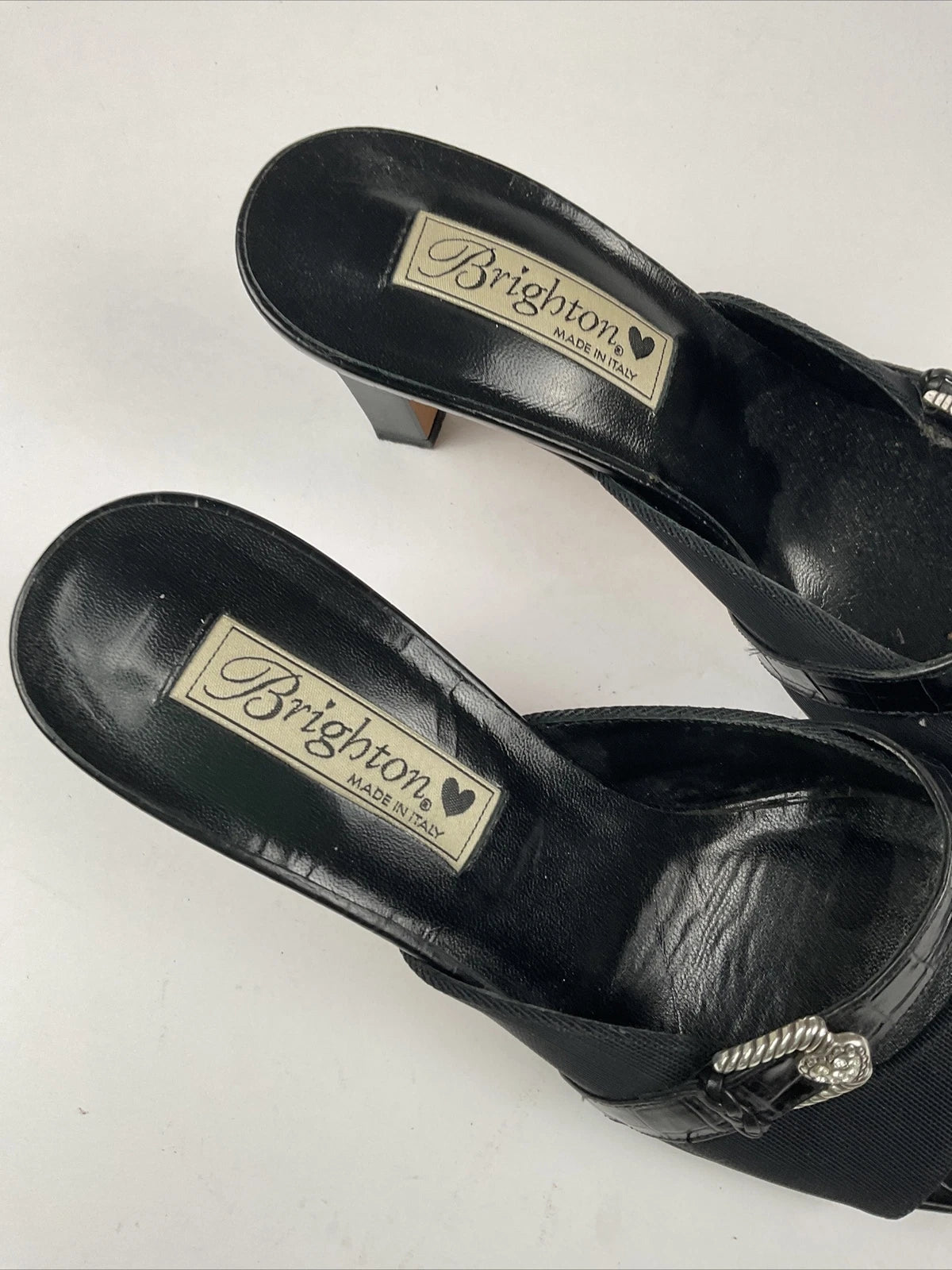 BRIGHTON Shoes Women's Size Black Heart Buckle Strap RENEE Heels Sandals 8.5M