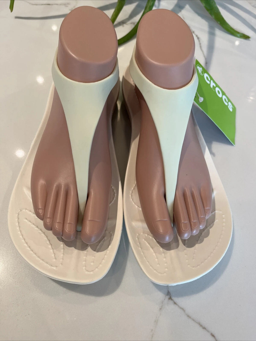 CROCS Women 9 Sexi Flip Flop Thong PALE YELLOW WHITE Serena Sandals NEW NWT